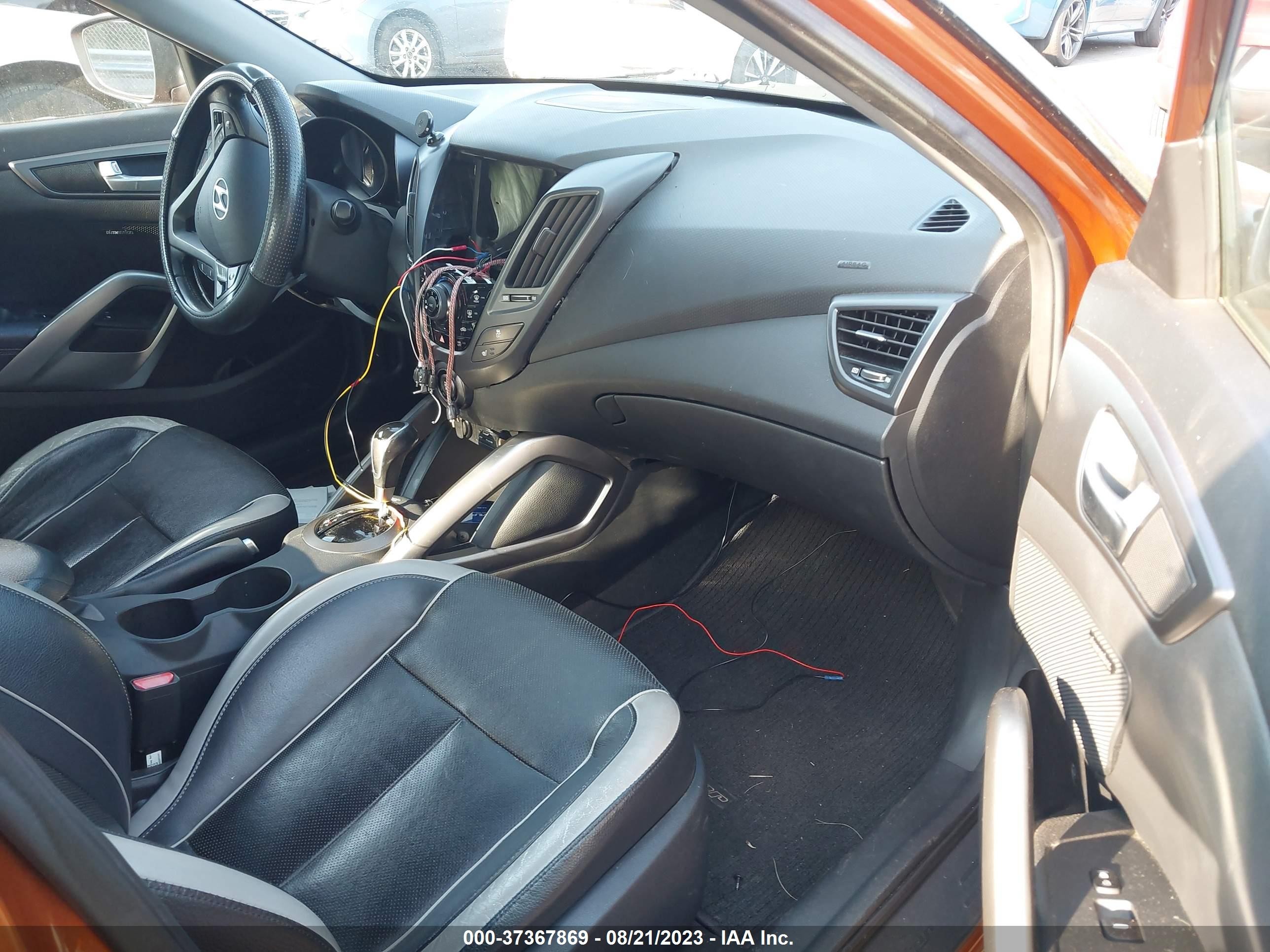 Photo 4 VIN: KMHTC6AE5DU135468 - HYUNDAI VELOSTER 