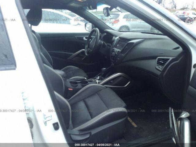 Photo 4 VIN: KMHTC6AE5GU269062 - HYUNDAI VELOSTER 