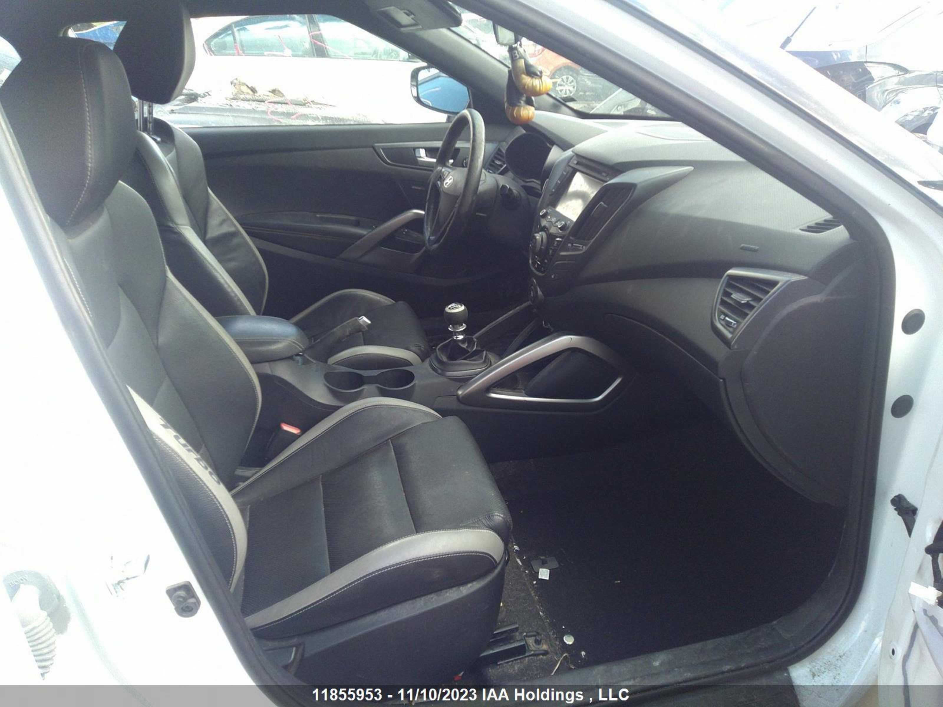 Photo 4 VIN: KMHTC6AE5GU285682 - HYUNDAI VELOSTER 