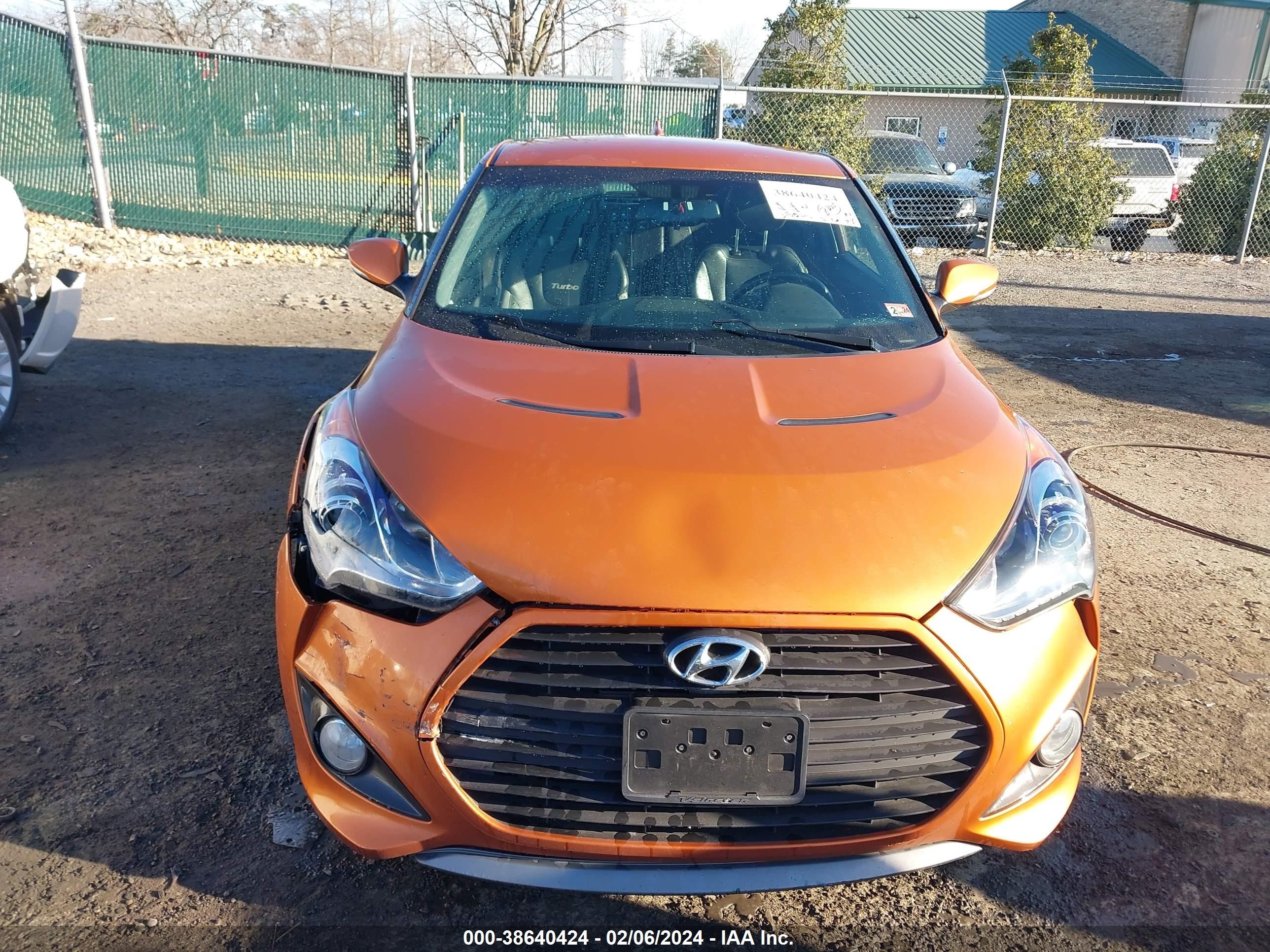 Photo 12 VIN: KMHTC6AE6DU136080 - HYUNDAI VELOSTER 