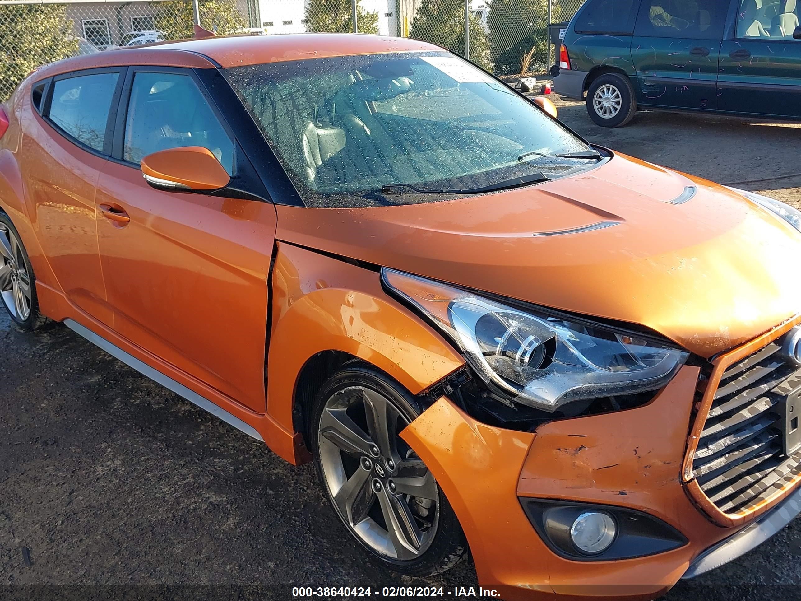 Photo 5 VIN: KMHTC6AE6DU136080 - HYUNDAI VELOSTER 