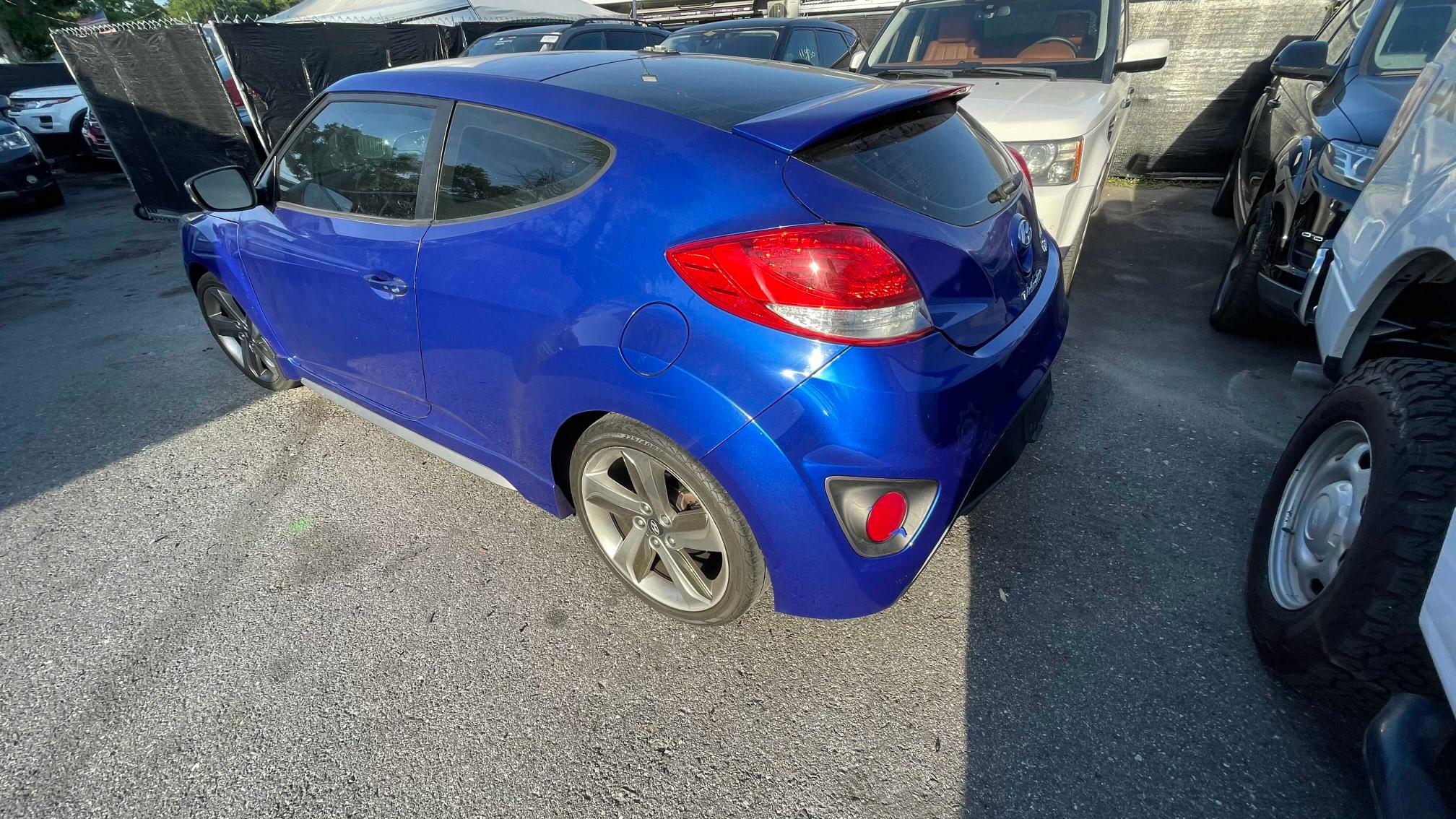 Photo 2 VIN: KMHTC6AE6DU172738 - HYUNDAI VELOSTER T 