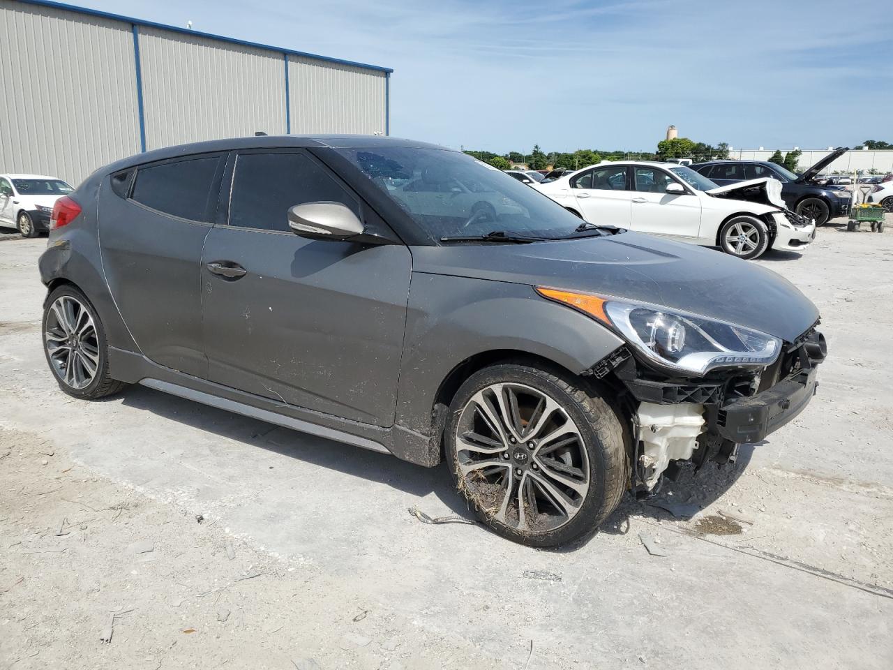 Photo 3 VIN: KMHTC6AE6GU253274 - HYUNDAI VELOSTER 