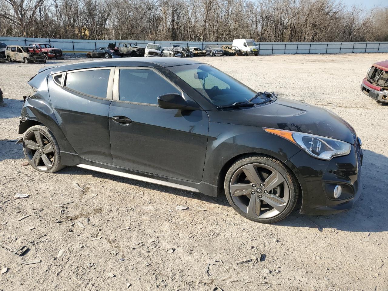 Photo 3 VIN: KMHTC6AE7FU232013 - HYUNDAI VELOSTER 