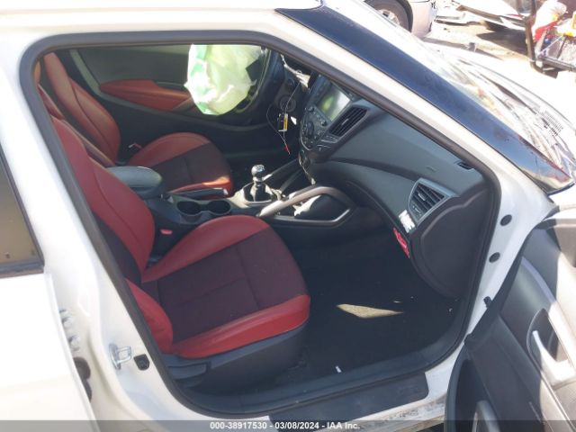 Photo 4 VIN: KMHTC6AE7GU302644 - HYUNDAI VELOSTER 