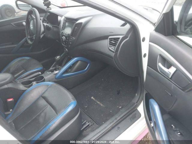 Photo 4 VIN: KMHTC6AE8DU108636 - HYUNDAI VELOSTER 