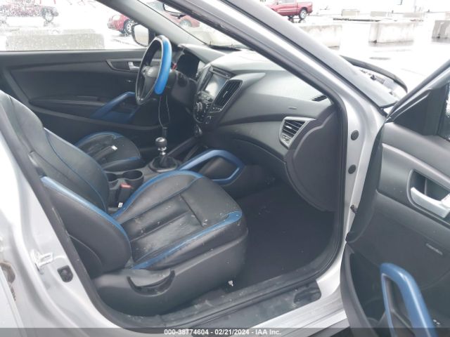 Photo 4 VIN: KMHTC6AE8EU182429 - HYUNDAI VELOSTER 