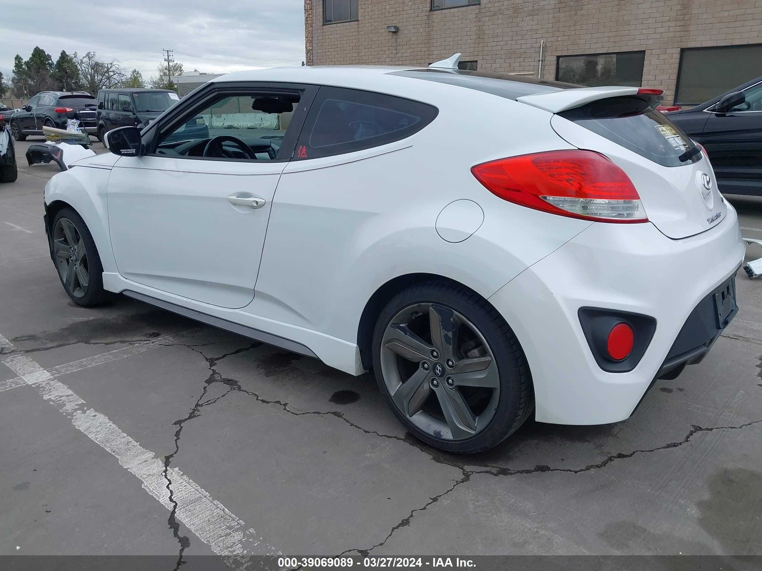 Photo 2 VIN: KMHTC6AE8EU206762 - HYUNDAI VELOSTER 