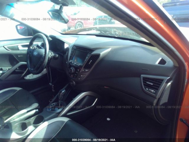 Photo 4 VIN: KMHTC6AE9DU163001 - HYUNDAI VELOSTER 