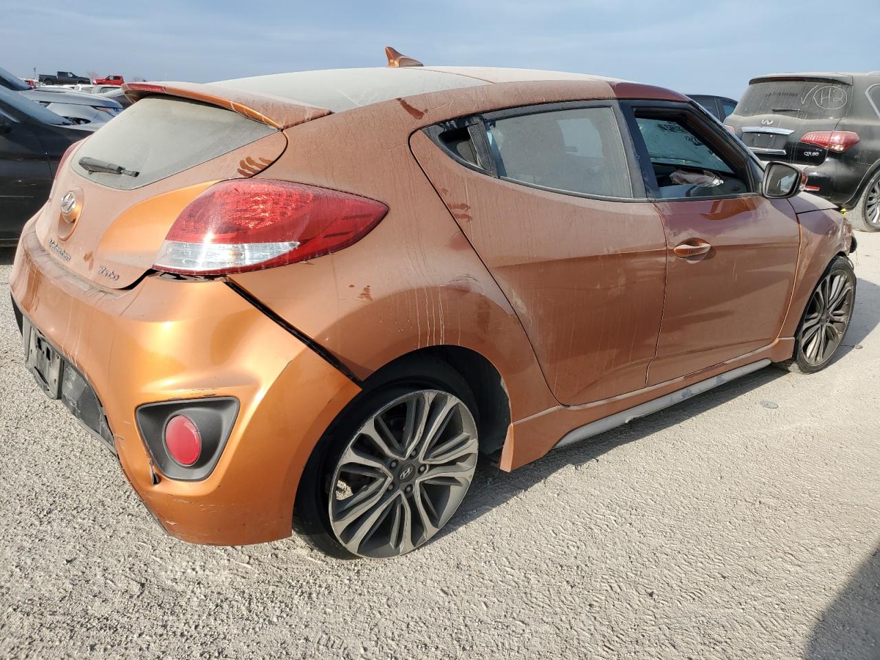 Photo 2 VIN: KMHTC6AE9GU275558 - HYUNDAI VELOSTER 