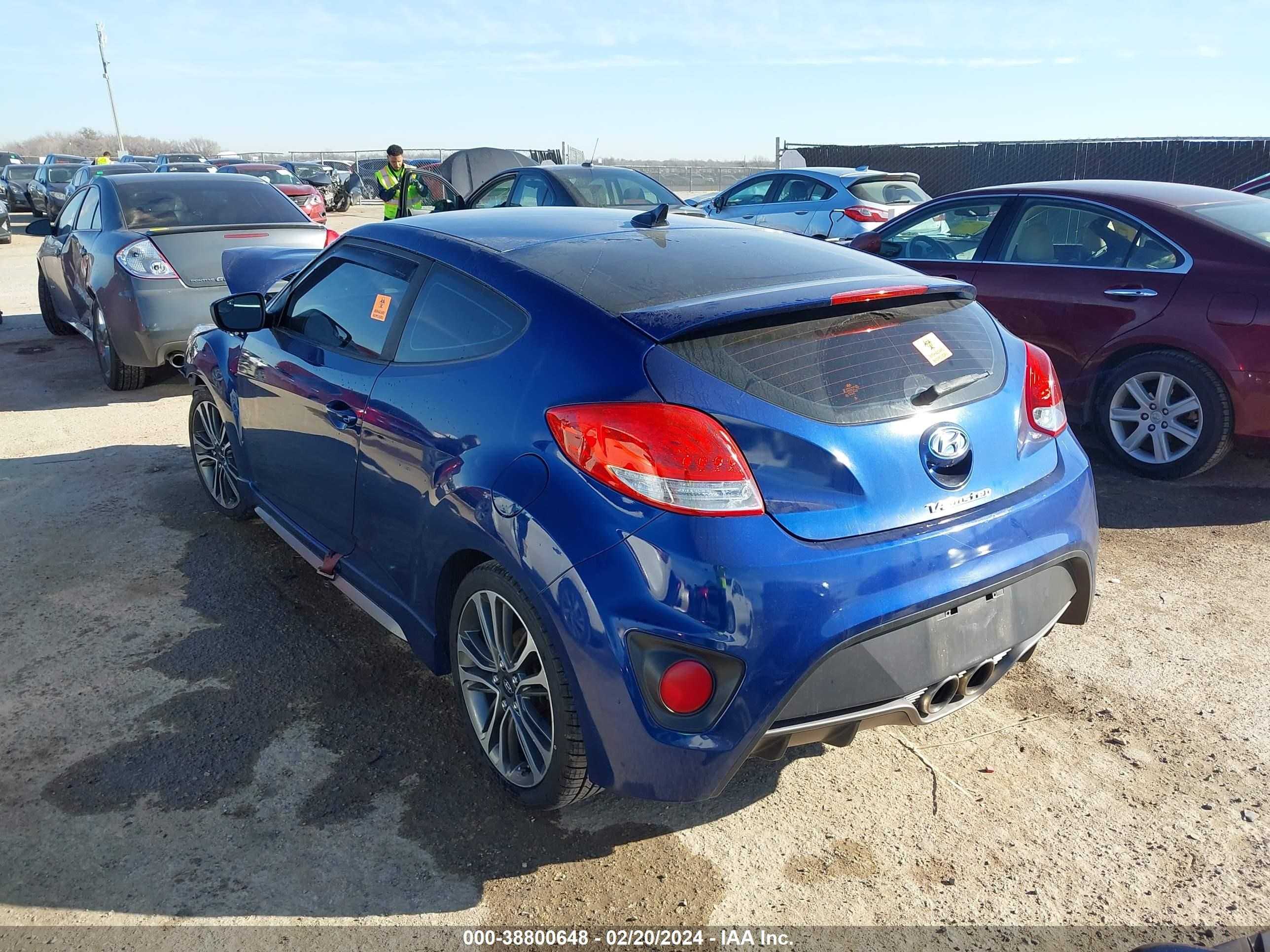 Photo 2 VIN: KMHTC6AE9GU294434 - HYUNDAI VELOSTER 