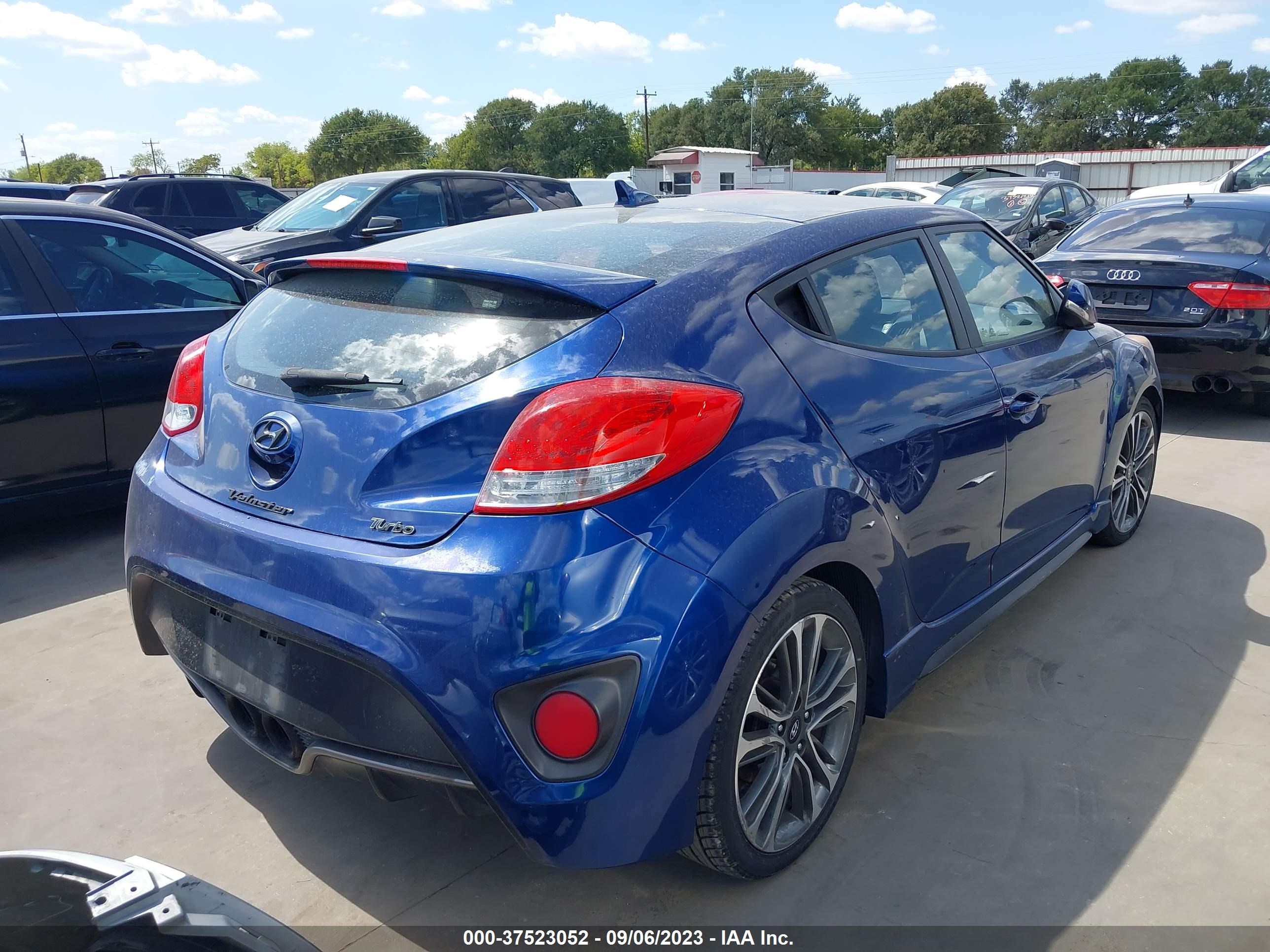 Photo 3 VIN: KMHTC6AEXGU277576 - HYUNDAI VELOSTER 