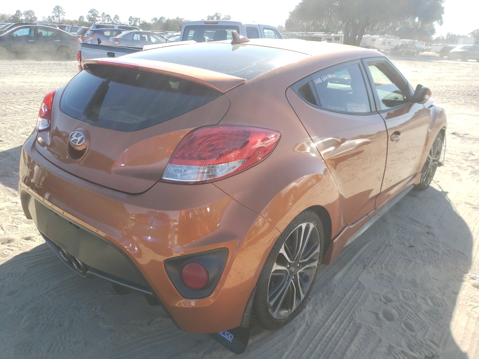 Photo 3 VIN: KMHTC6AEXGU282602 - HYUNDAI VELOSTER T 