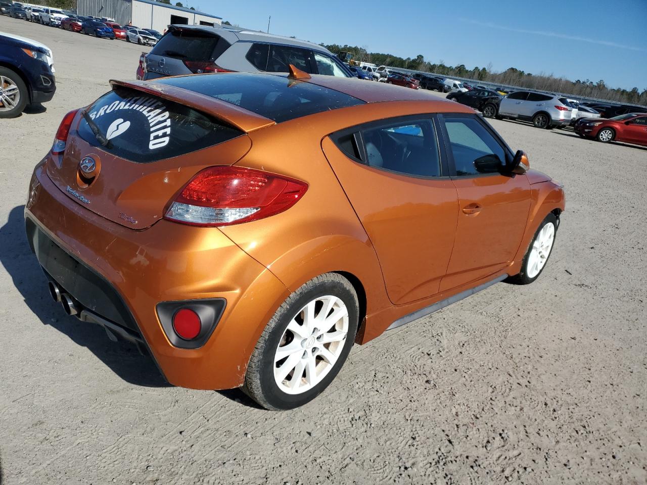 Photo 2 VIN: KMHTC6AEXGU283961 - HYUNDAI VELOSTER 