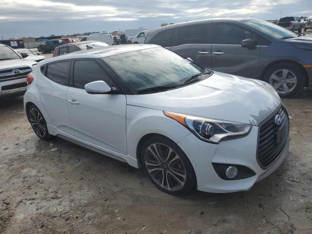 Photo 3 VIN: KMHTC6AEXGU292000 - HYUNDAI VELOSTER T 