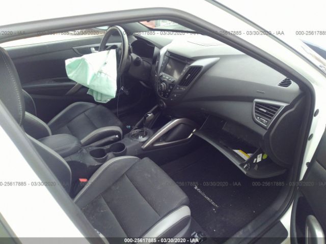 Photo 4 VIN: KMHTC6AEXGU304078 - HYUNDAI VELOSTER 