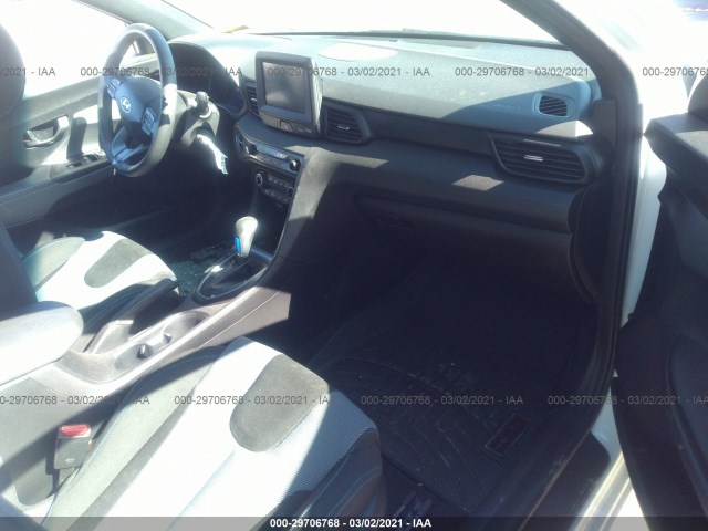 Photo 4 VIN: KMHTG6AF2KU016951 - HYUNDAI VELOSTER 