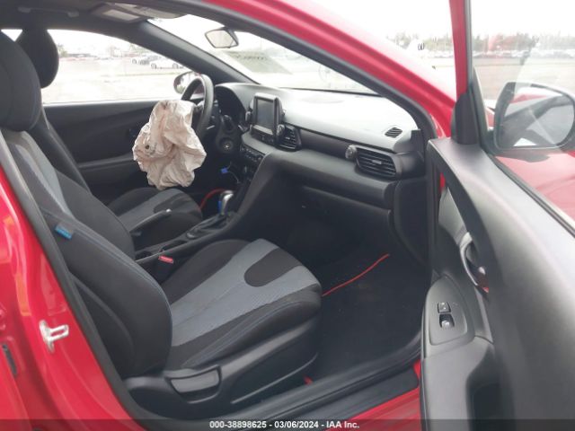 Photo 4 VIN: KMHTG6AF5KU016832 - HYUNDAI VELOSTER 