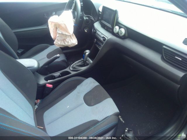 Photo 4 VIN: KMHTG6AF6LU023936 - HYUNDAI VELOSTER 