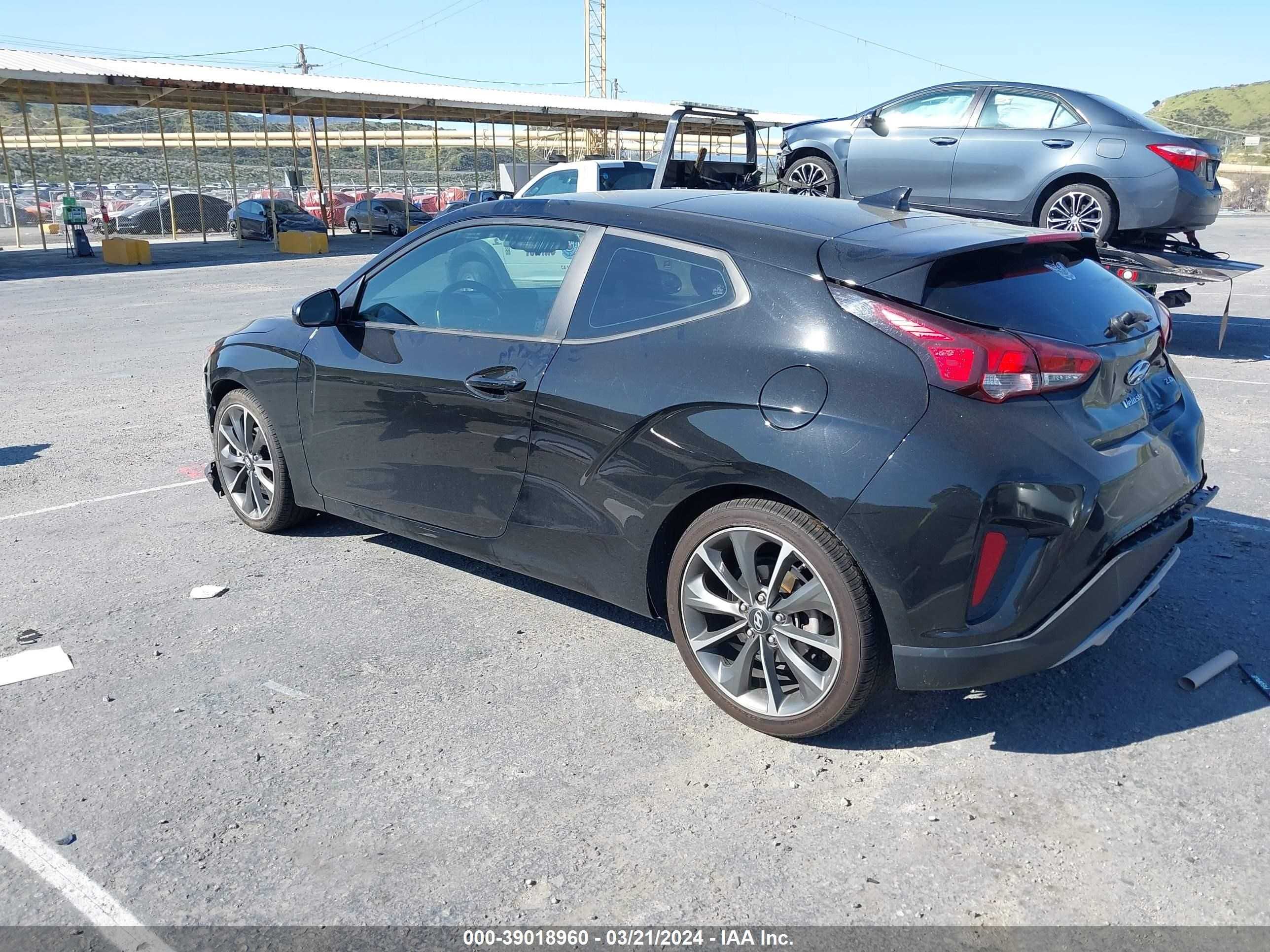 Photo 2 VIN: KMHTG6AF8KU015285 - HYUNDAI VELOSTER 