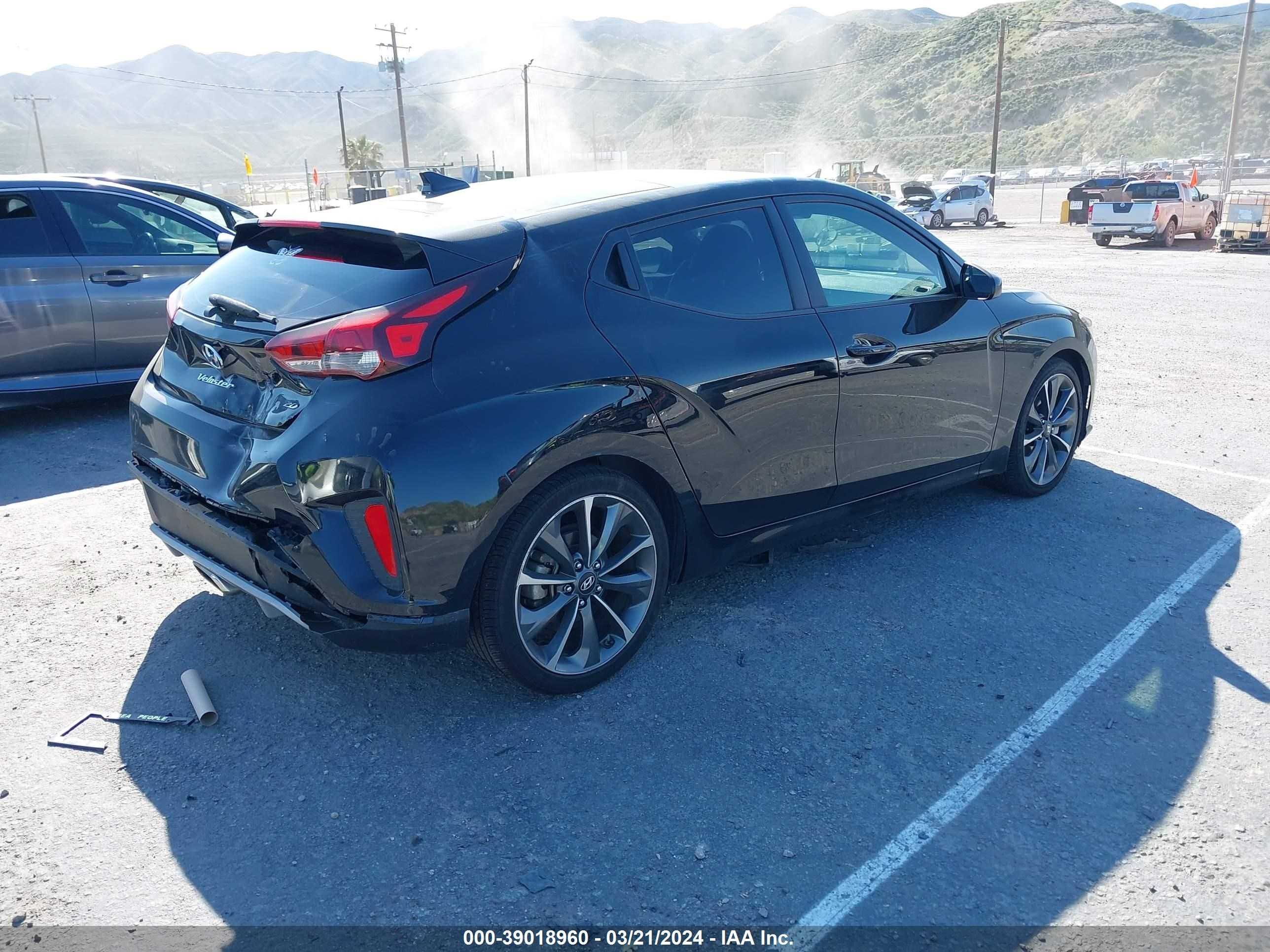 Photo 3 VIN: KMHTG6AF8KU015285 - HYUNDAI VELOSTER 