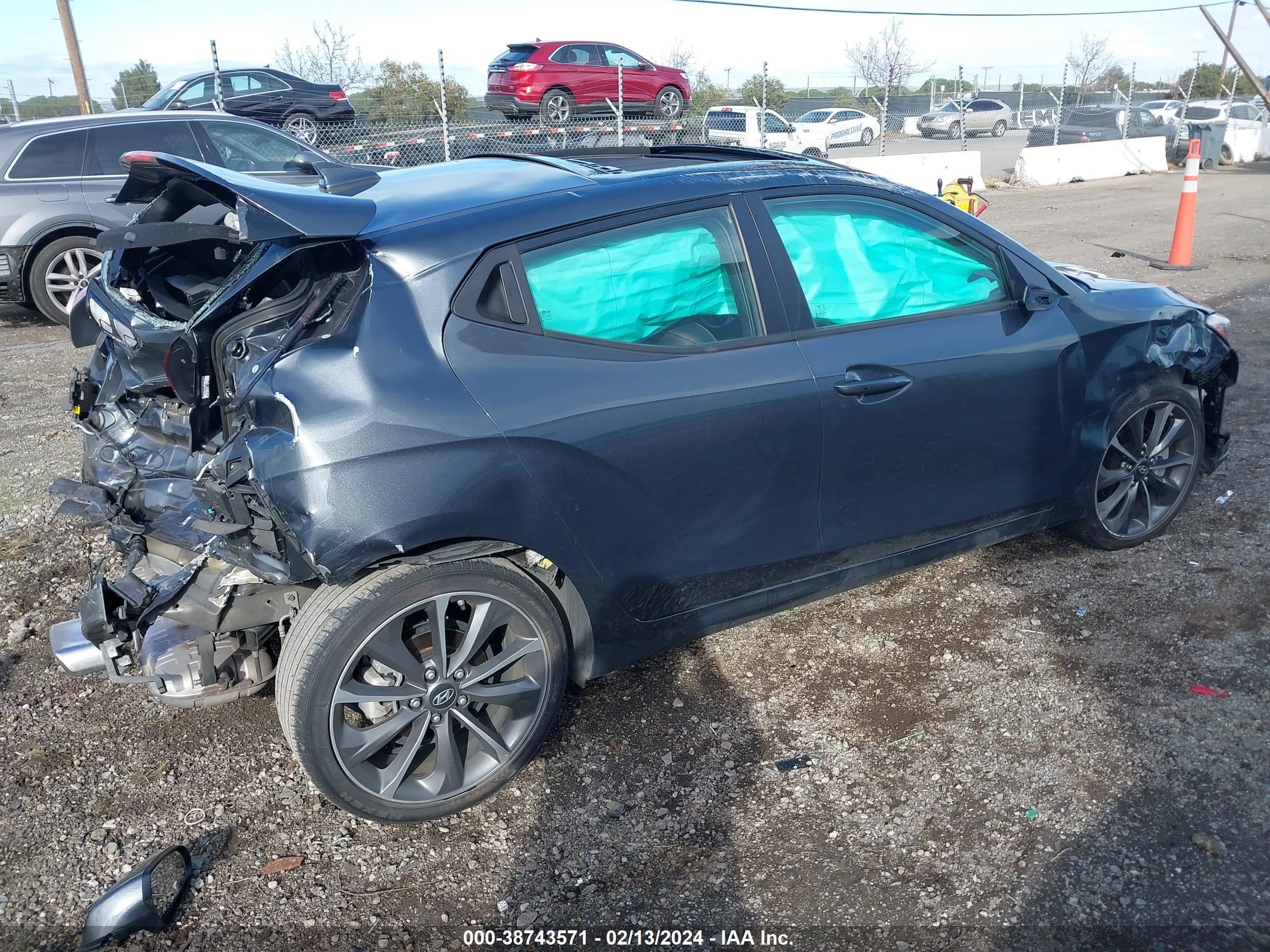 Photo 3 VIN: KMHTG6AF8LU029477 - HYUNDAI VELOSTER 