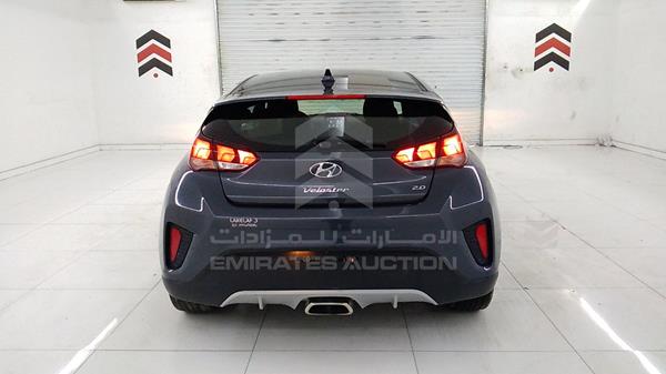 Photo 6 VIN: KMHTG6AFXKU004000 - HYUNDAI VELOSTER 