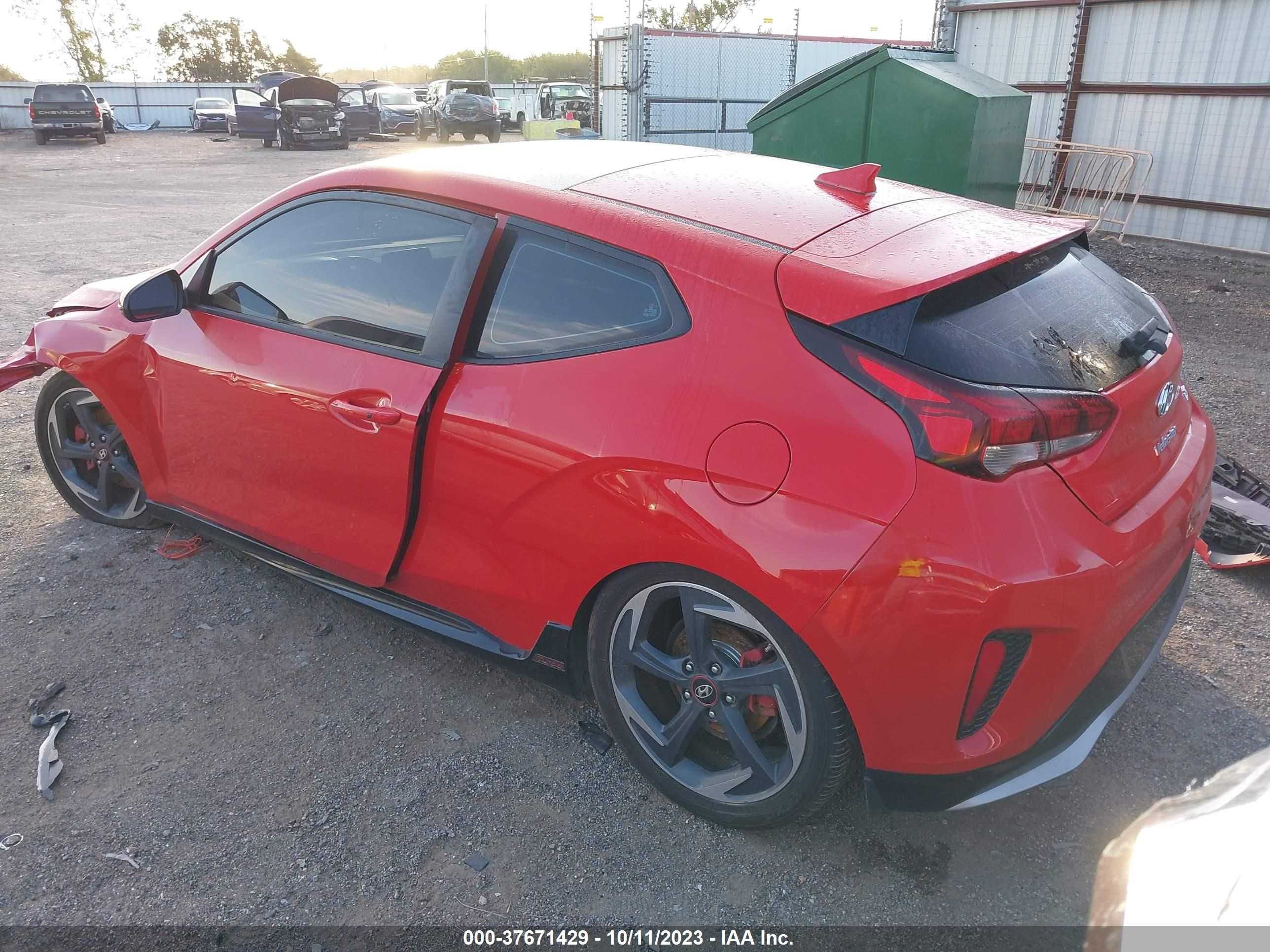 Photo 2 VIN: KMHTH6AB2LU030991 - HYUNDAI VELOSTER 