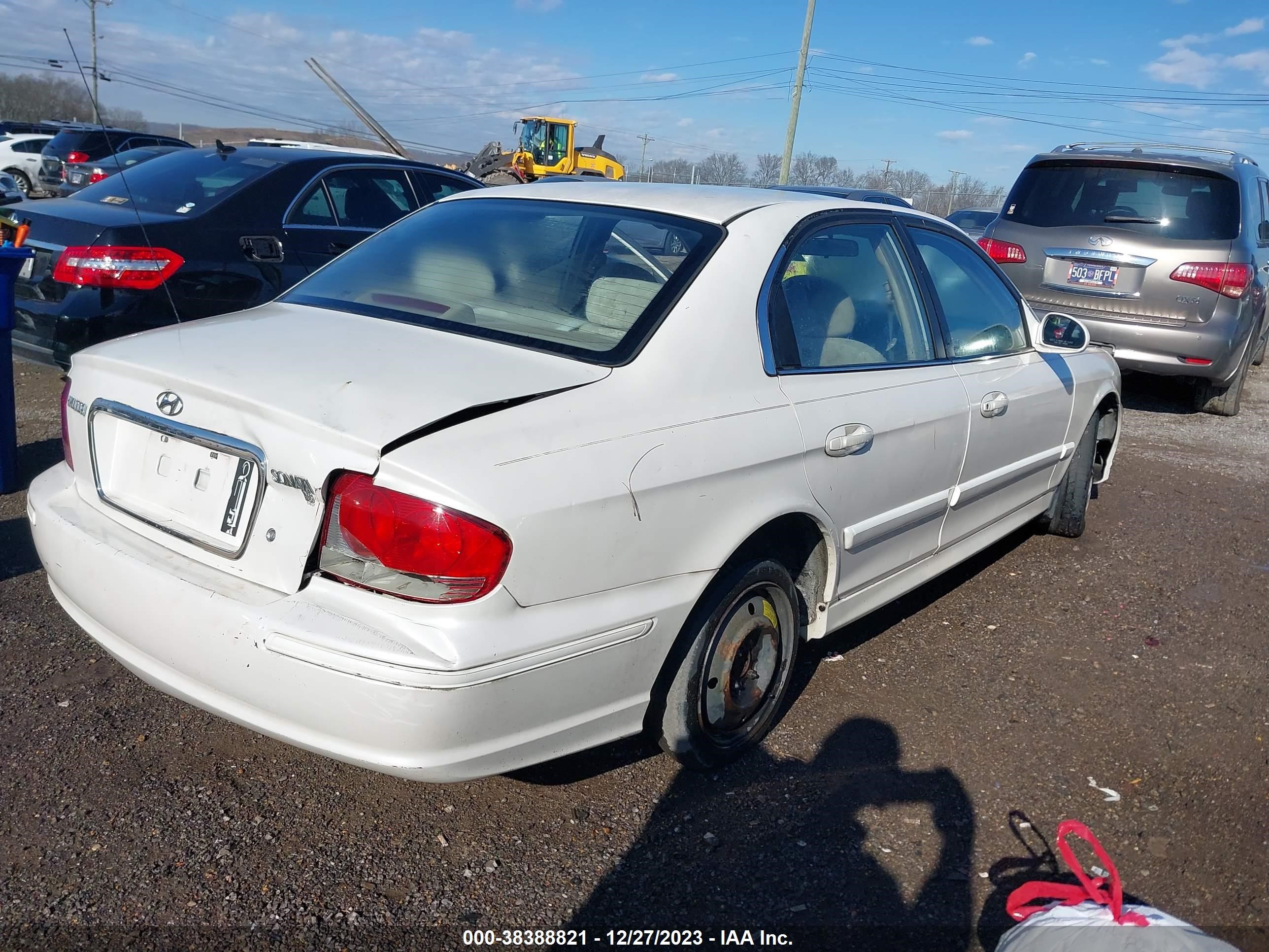 Photo 3 VIN: KMHWF25H34A000931 - HYUNDAI SONATA 