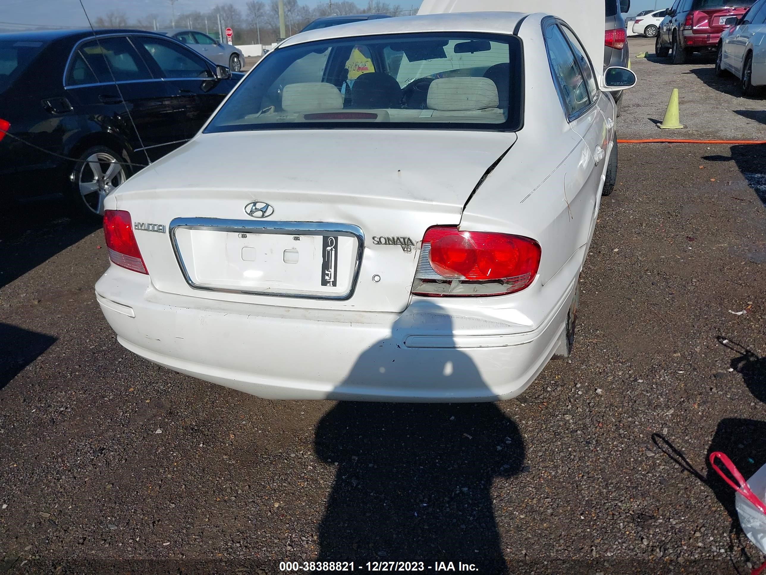 Photo 5 VIN: KMHWF25H34A000931 - HYUNDAI SONATA 