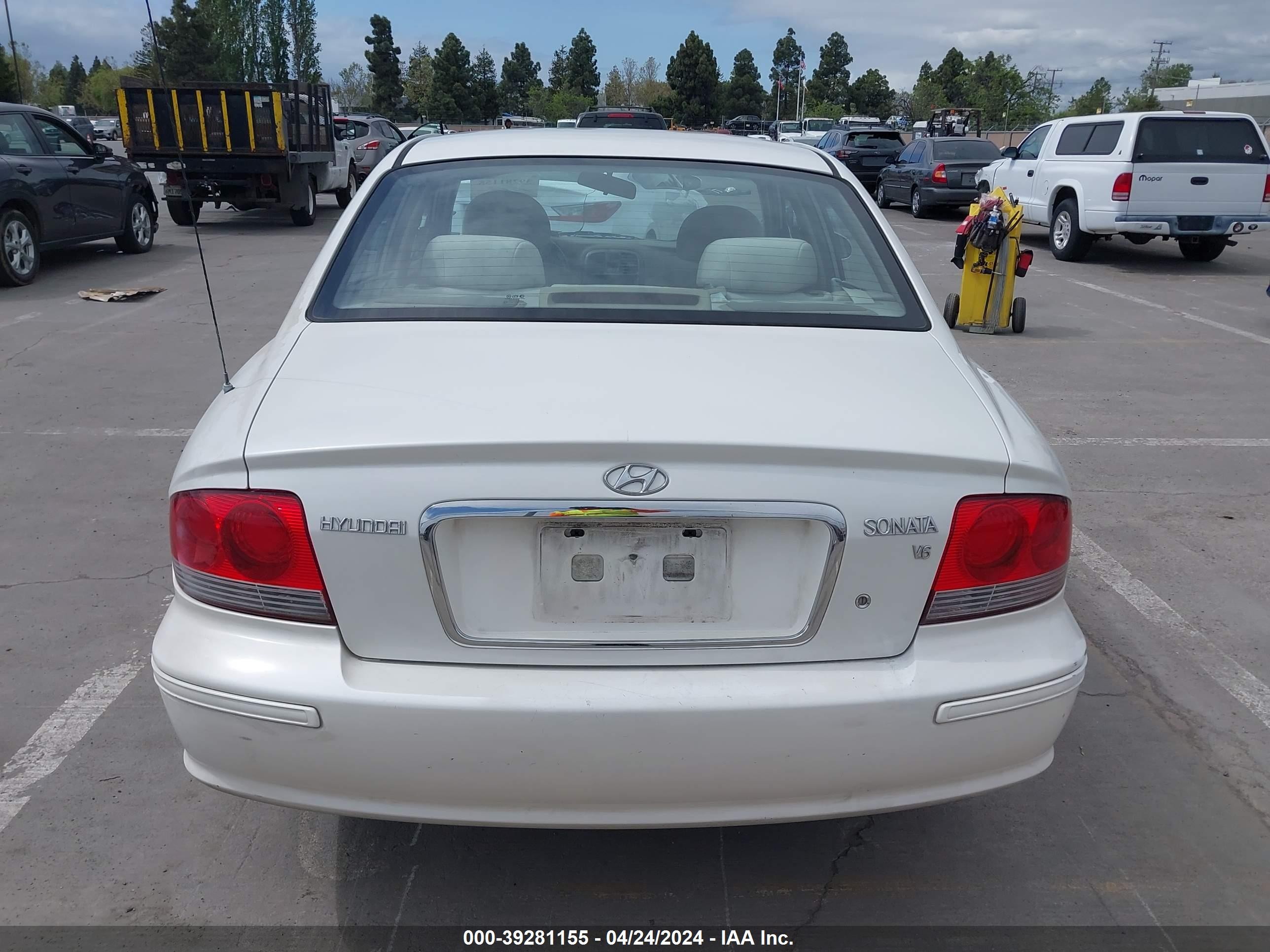 Photo 15 VIN: KMHWF25H62A604440 - HYUNDAI SONATA 