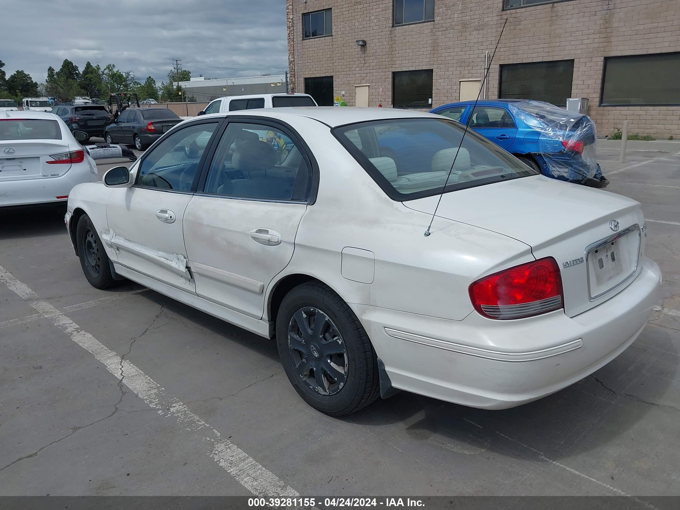 Photo 2 VIN: KMHWF25H62A604440 - HYUNDAI SONATA 