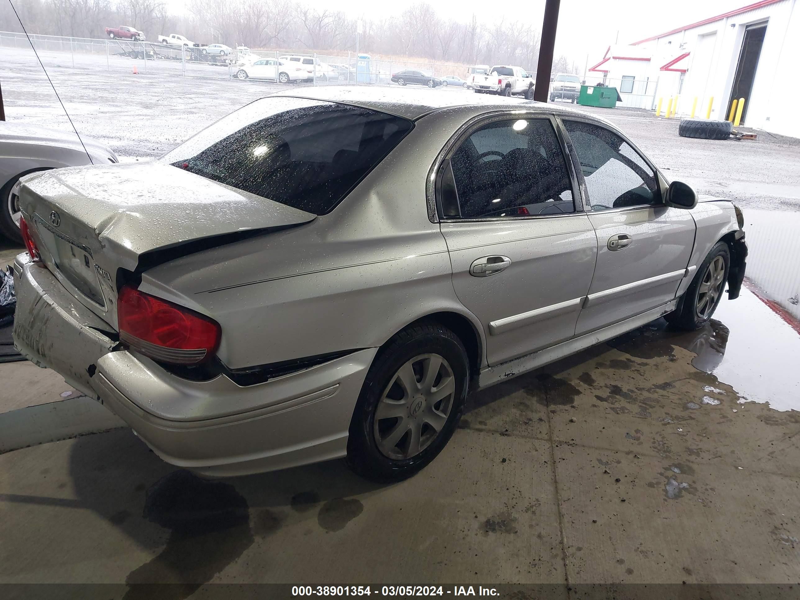 Photo 3 VIN: KMHWF25H75A139459 - HYUNDAI SONATA 