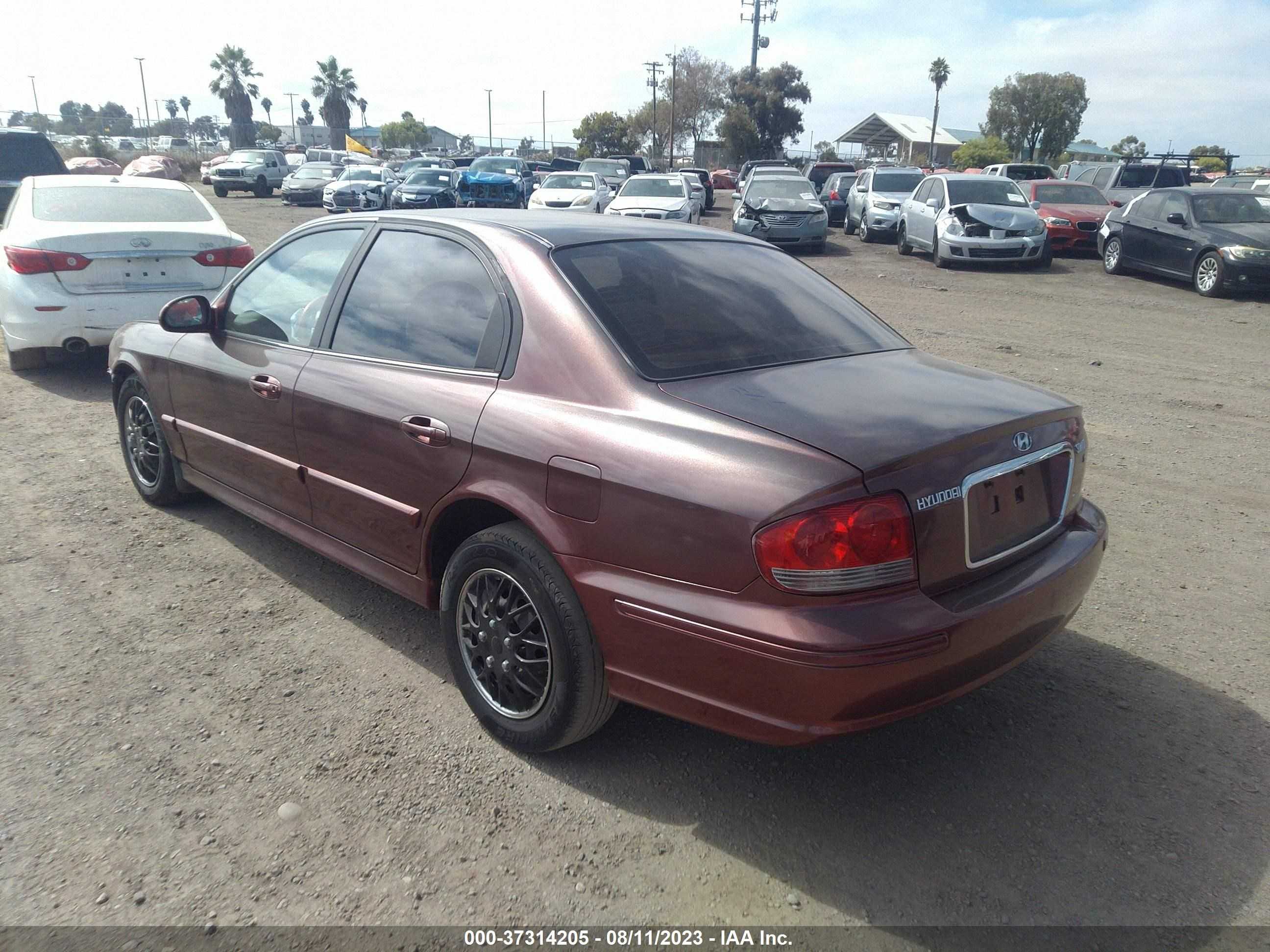 Photo 2 VIN: KMHWF25H85A151815 - HYUNDAI SONATA 