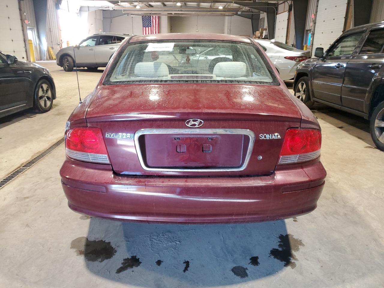 Photo 5 VIN: KMHWF25HX2A631513 - HYUNDAI SONATA 