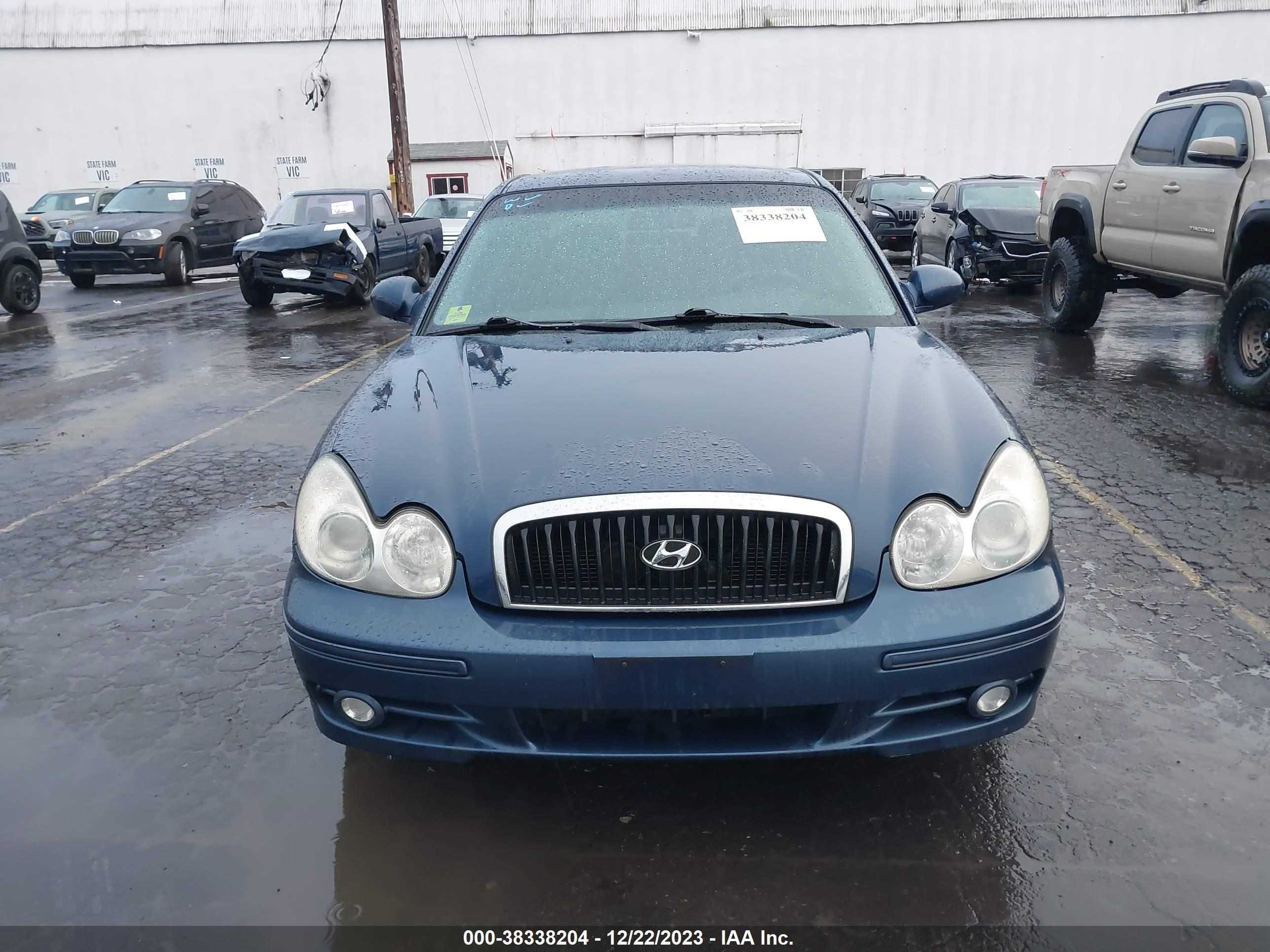 Photo 11 VIN: KMHWF25S32A588595 - HYUNDAI SONATA 