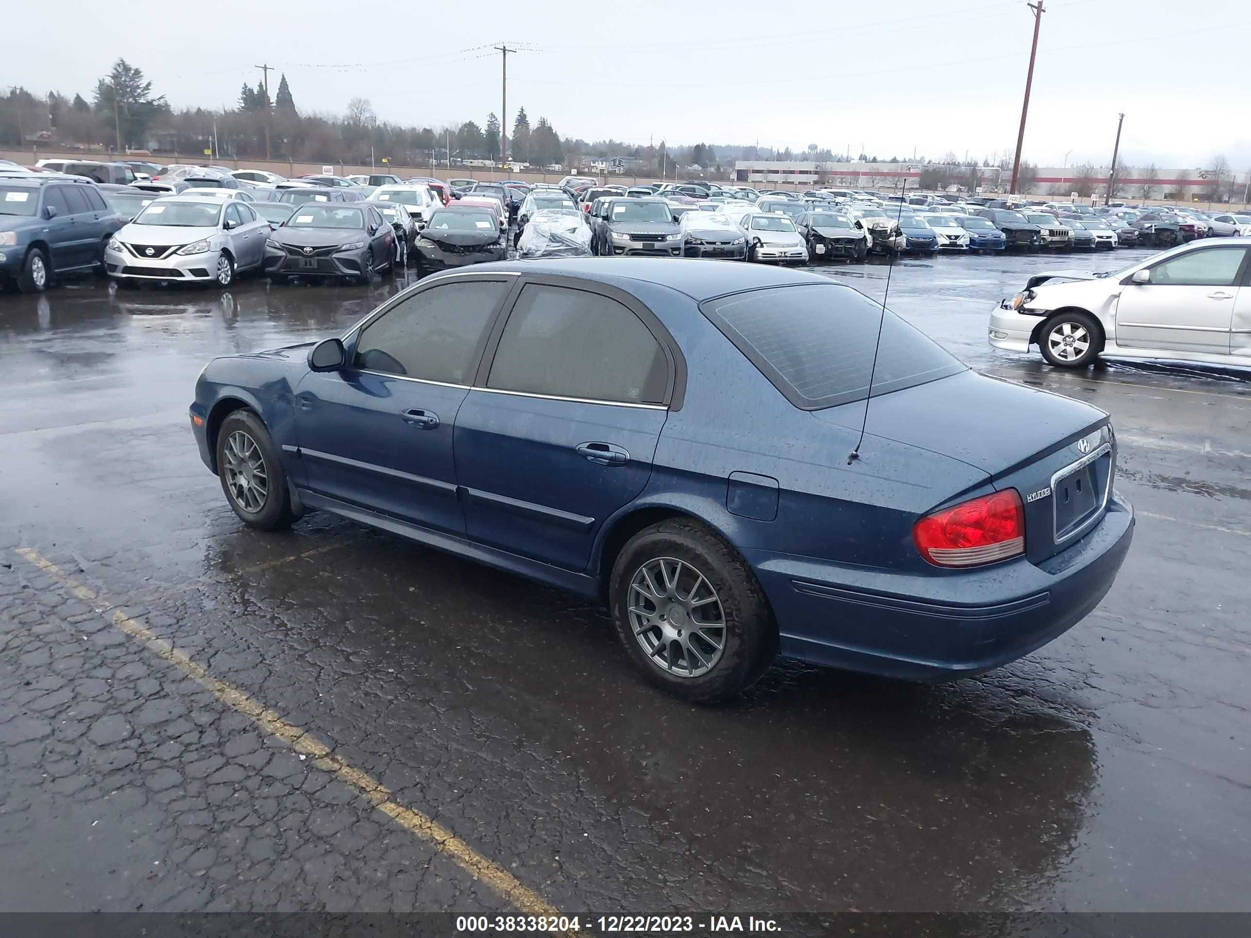 Photo 2 VIN: KMHWF25S32A588595 - HYUNDAI SONATA 