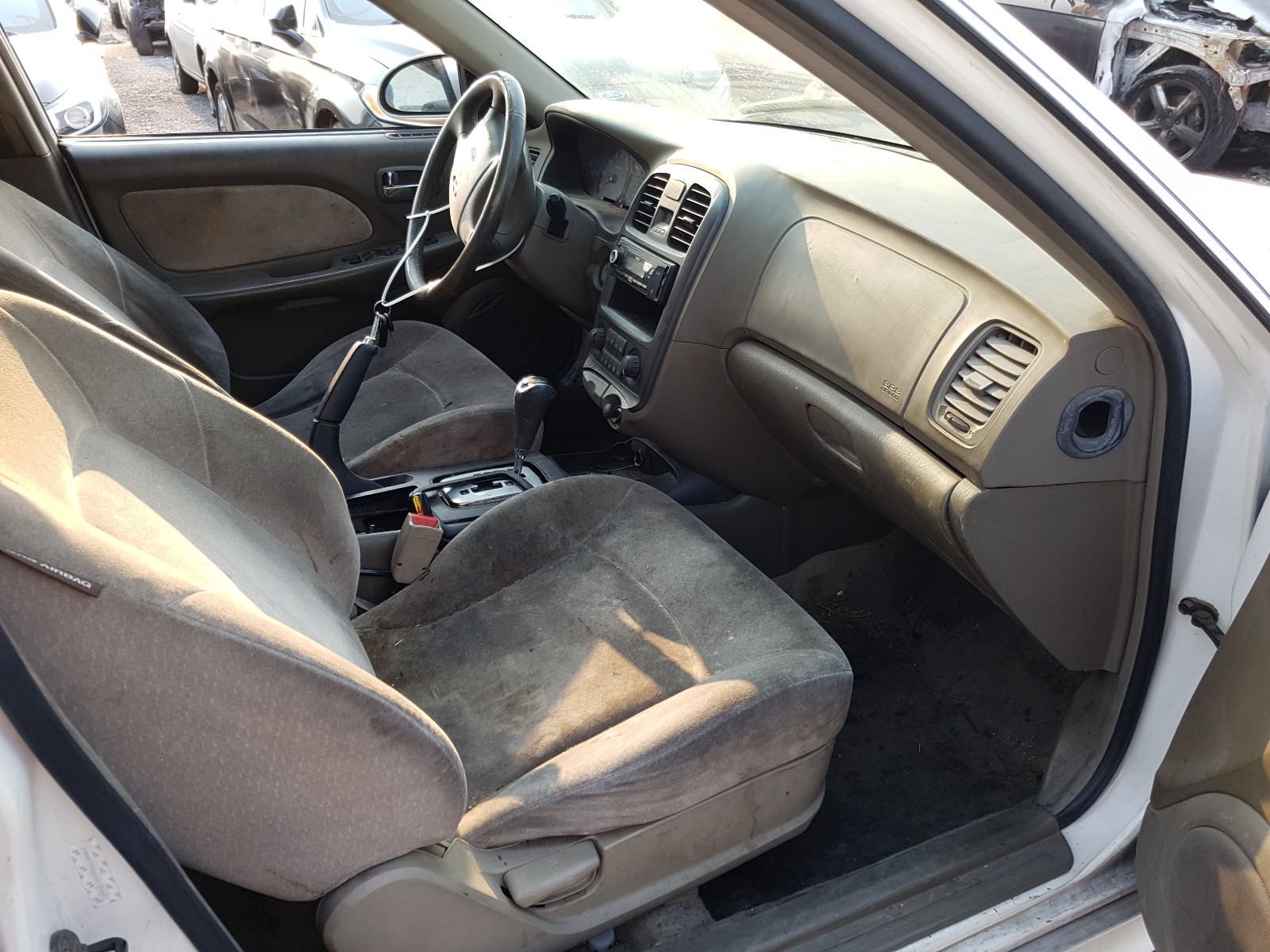 Photo 4 VIN: KMHWF25S64A015449 - HYUNDAI SONATA GL 