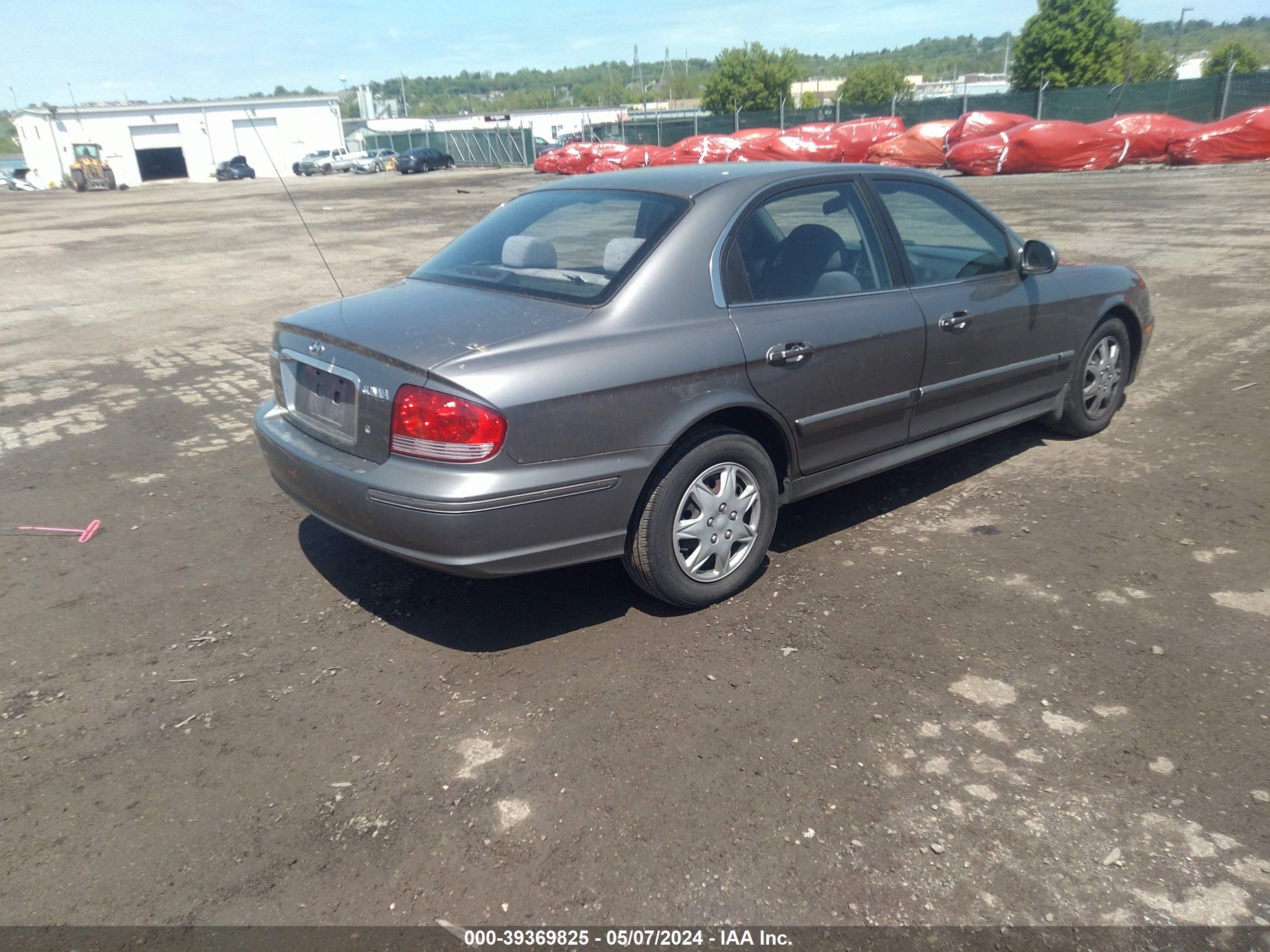 Photo 3 VIN: KMHWF25S74A948812 - HYUNDAI SONATA 