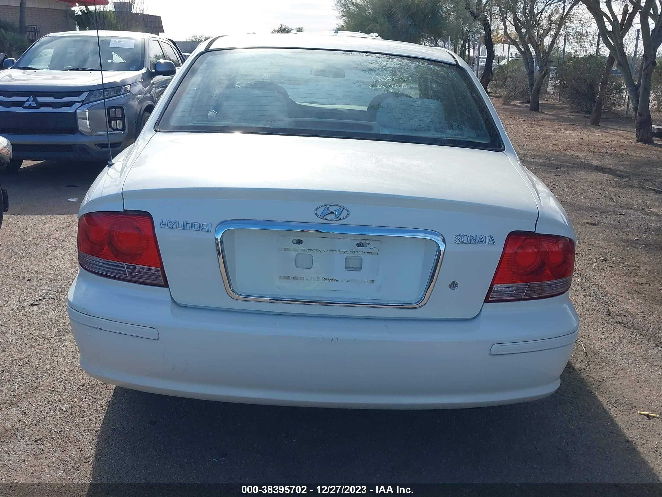 Photo 15 VIN: KMHWF25S75A127209 - HYUNDAI SONATA 