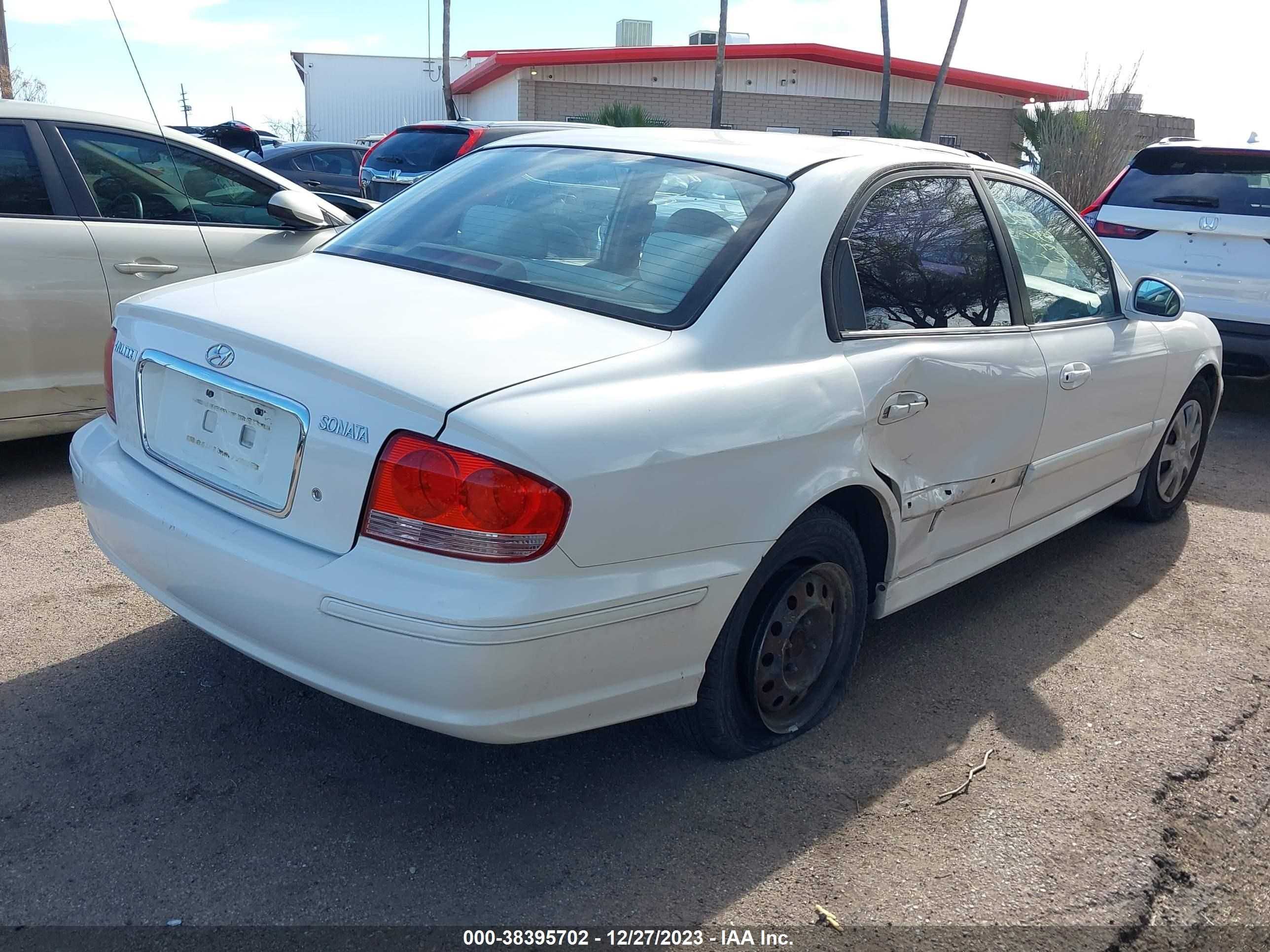 Photo 3 VIN: KMHWF25S75A127209 - HYUNDAI SONATA 