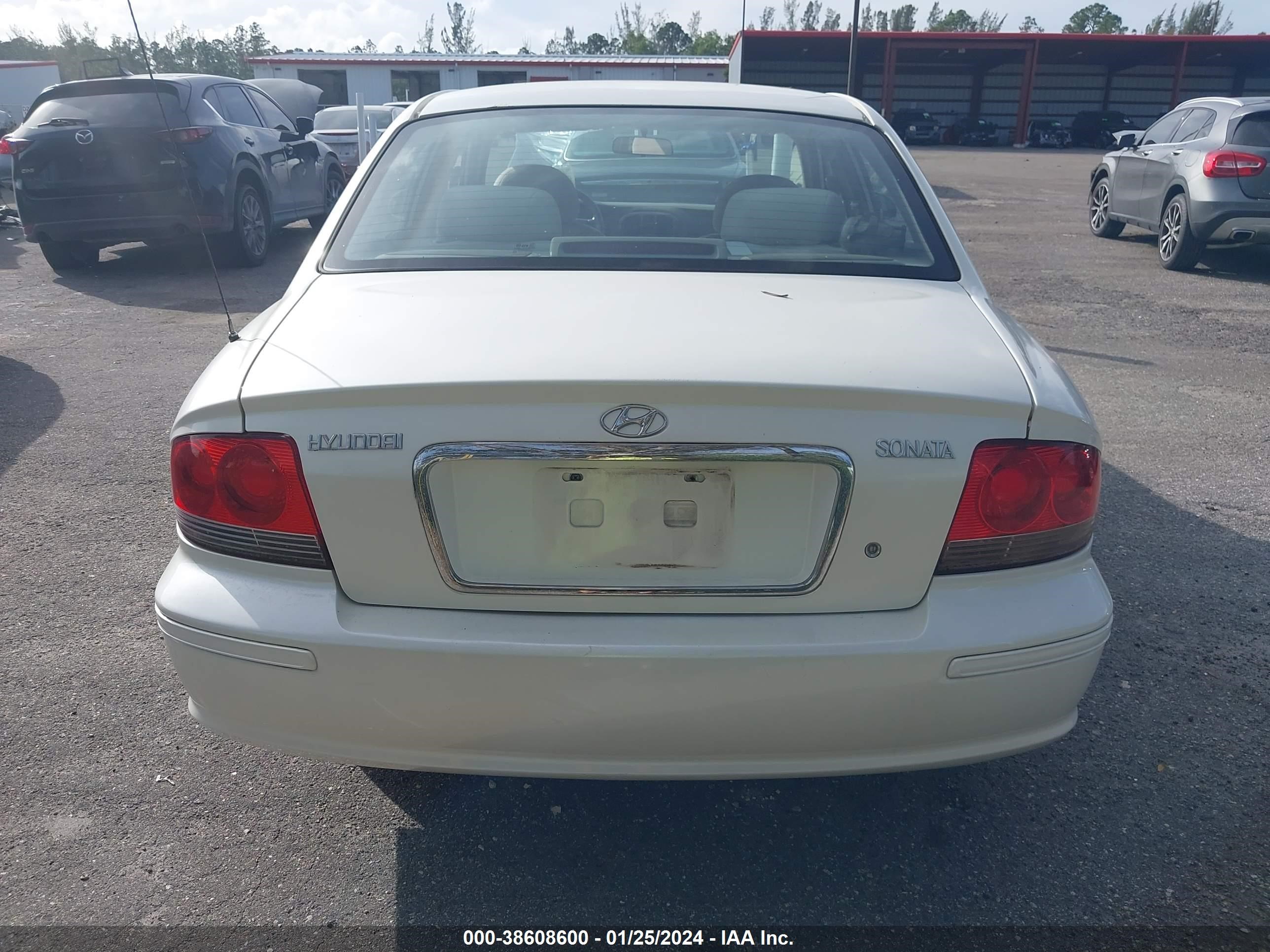 Photo 15 VIN: KMHWF25S94A010956 - HYUNDAI SONATA 