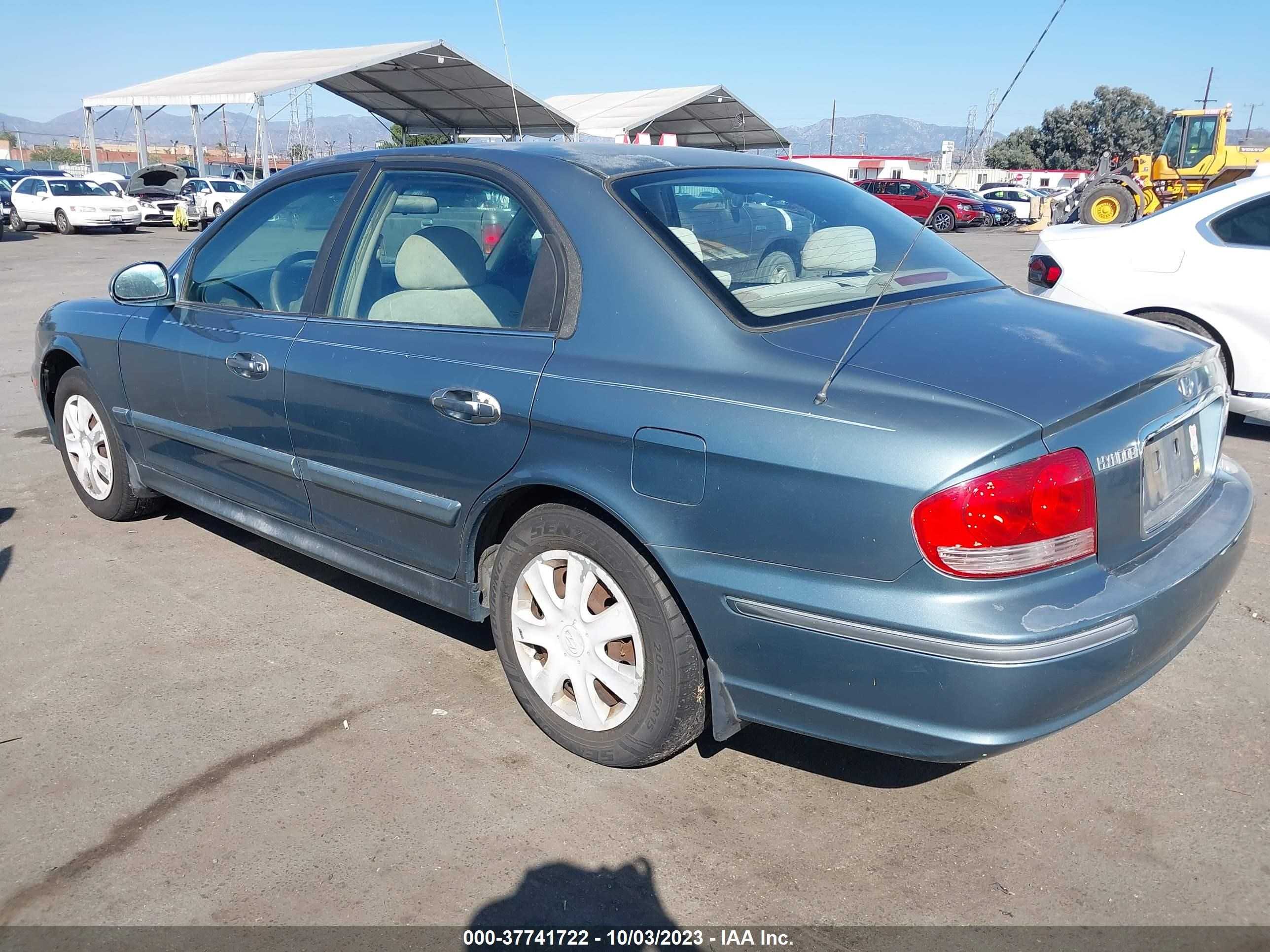 Photo 2 VIN: KMHWF25SX5A161211 - HYUNDAI SONATA 