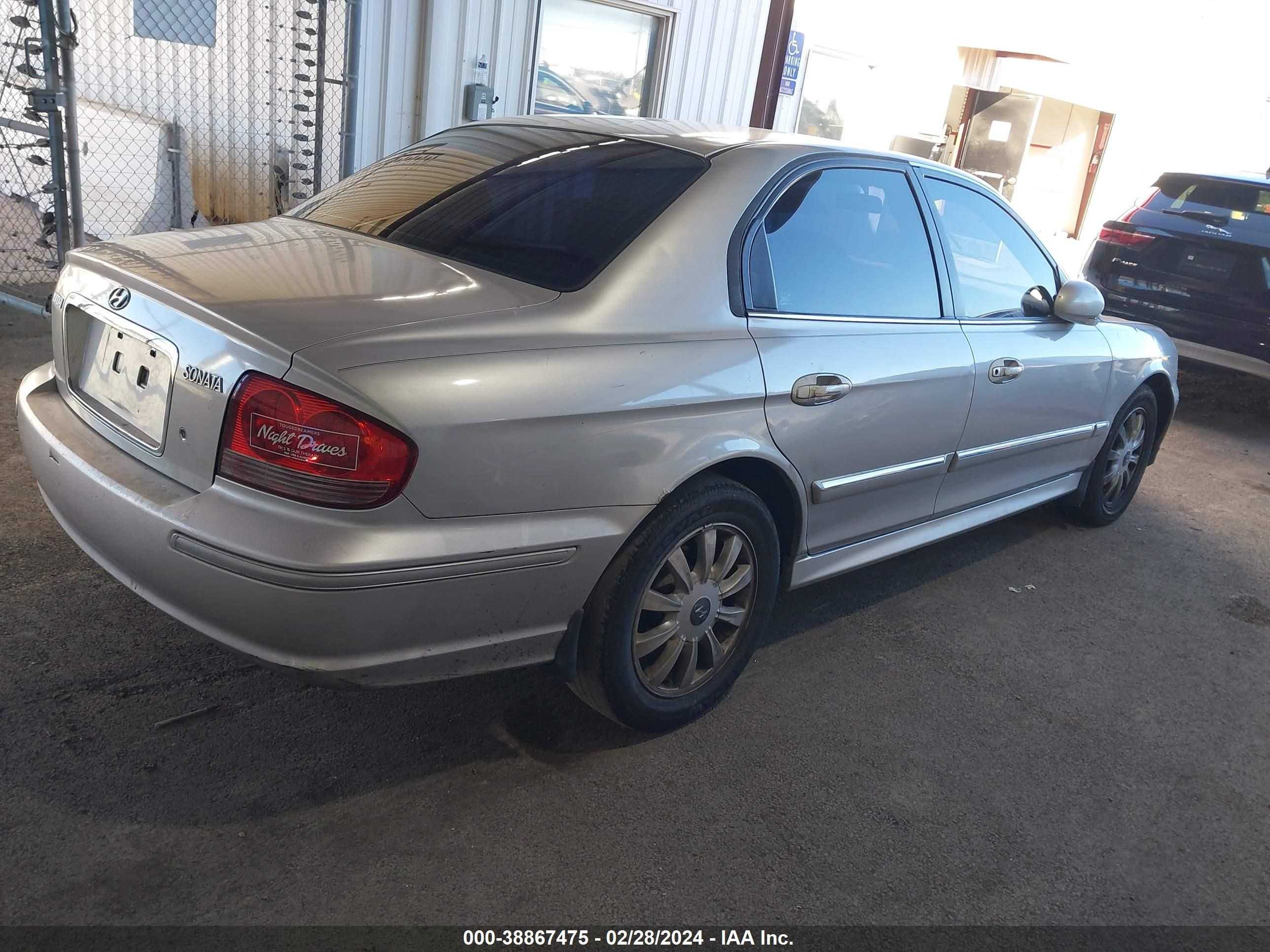 Photo 3 VIN: KMHWF35H04A082929 - HYUNDAI SONATA 