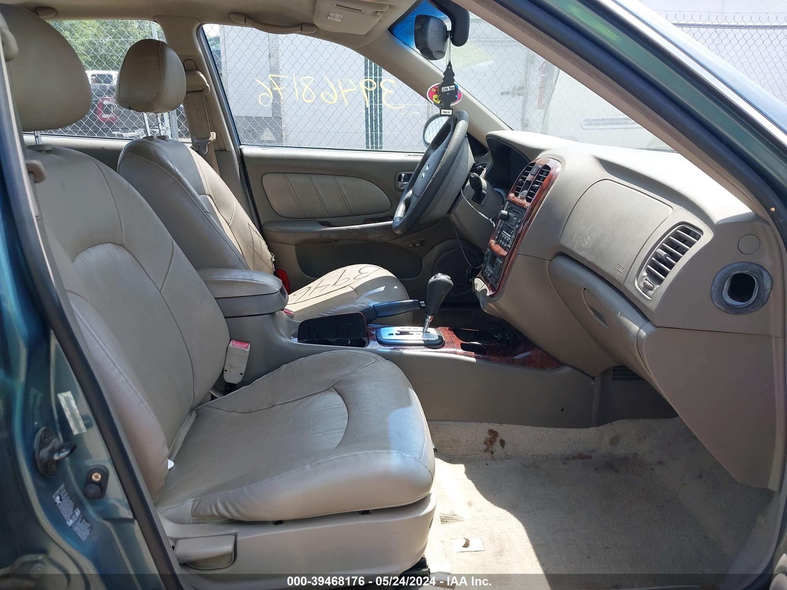 Photo 4 VIN: KMHWF35H05A095276 - HYUNDAI SONATA 