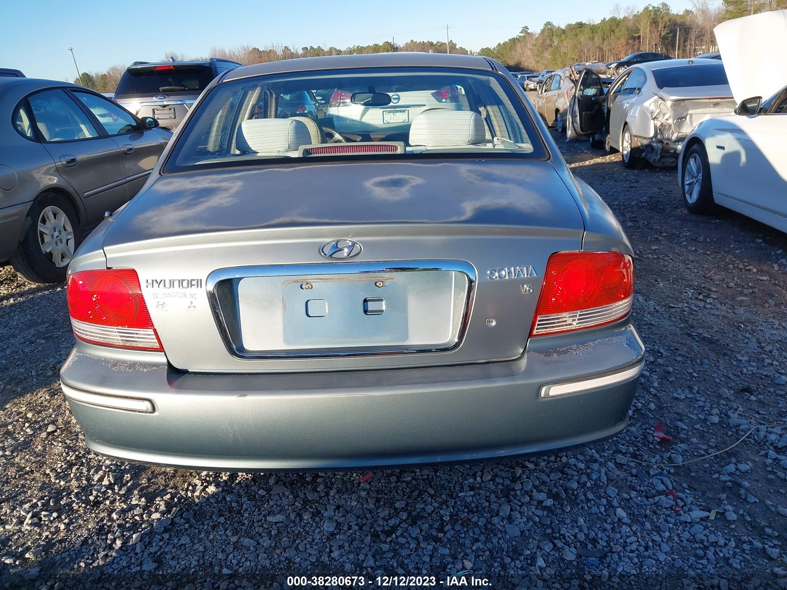 Photo 15 VIN: KMHWF35H05A143679 - HYUNDAI SONATA 