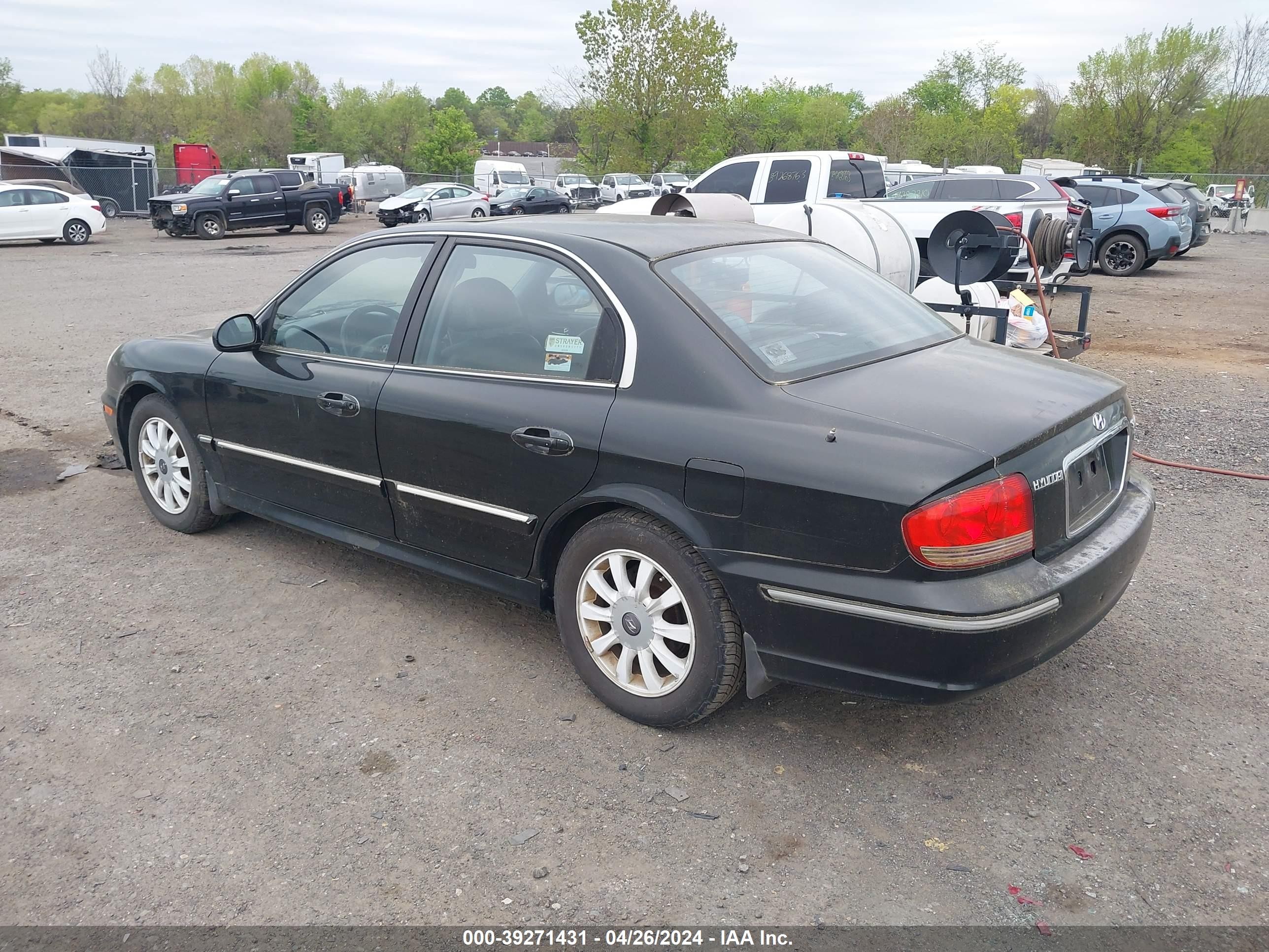 Photo 2 VIN: KMHWF35H12A645869 - HYUNDAI SONATA 