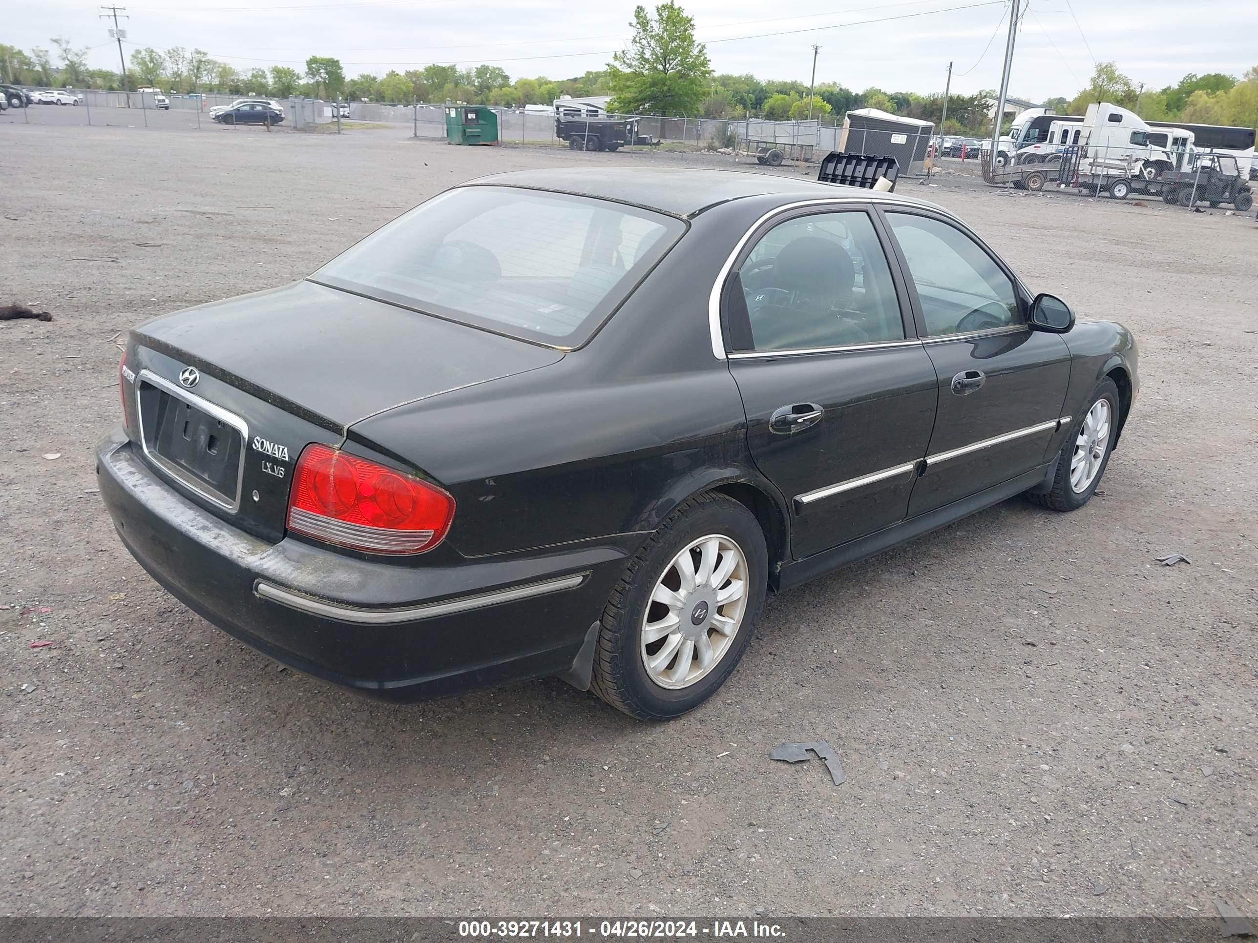 Photo 3 VIN: KMHWF35H12A645869 - HYUNDAI SONATA 