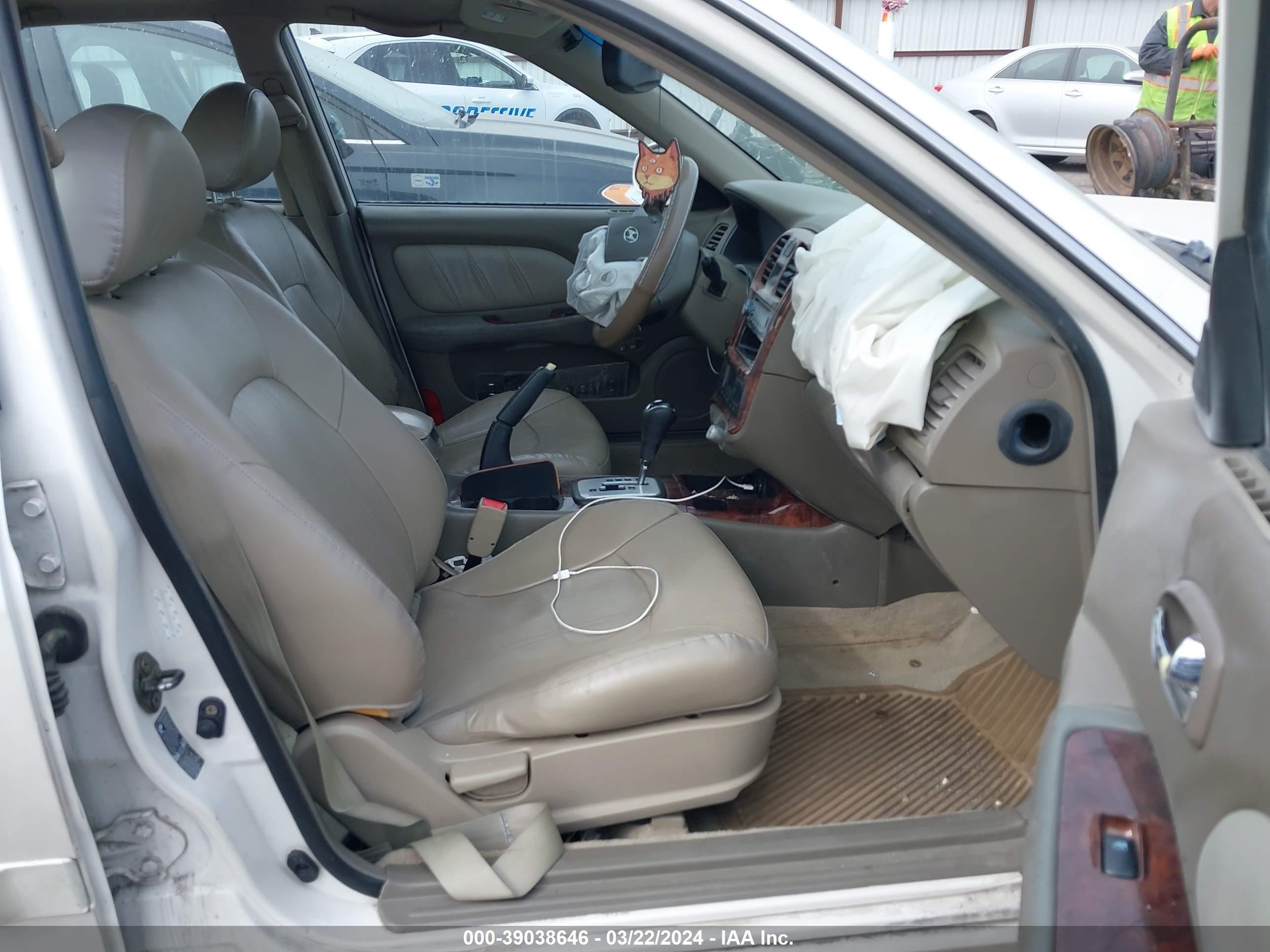 Photo 4 VIN: KMHWF35H14A006250 - HYUNDAI SONATA 