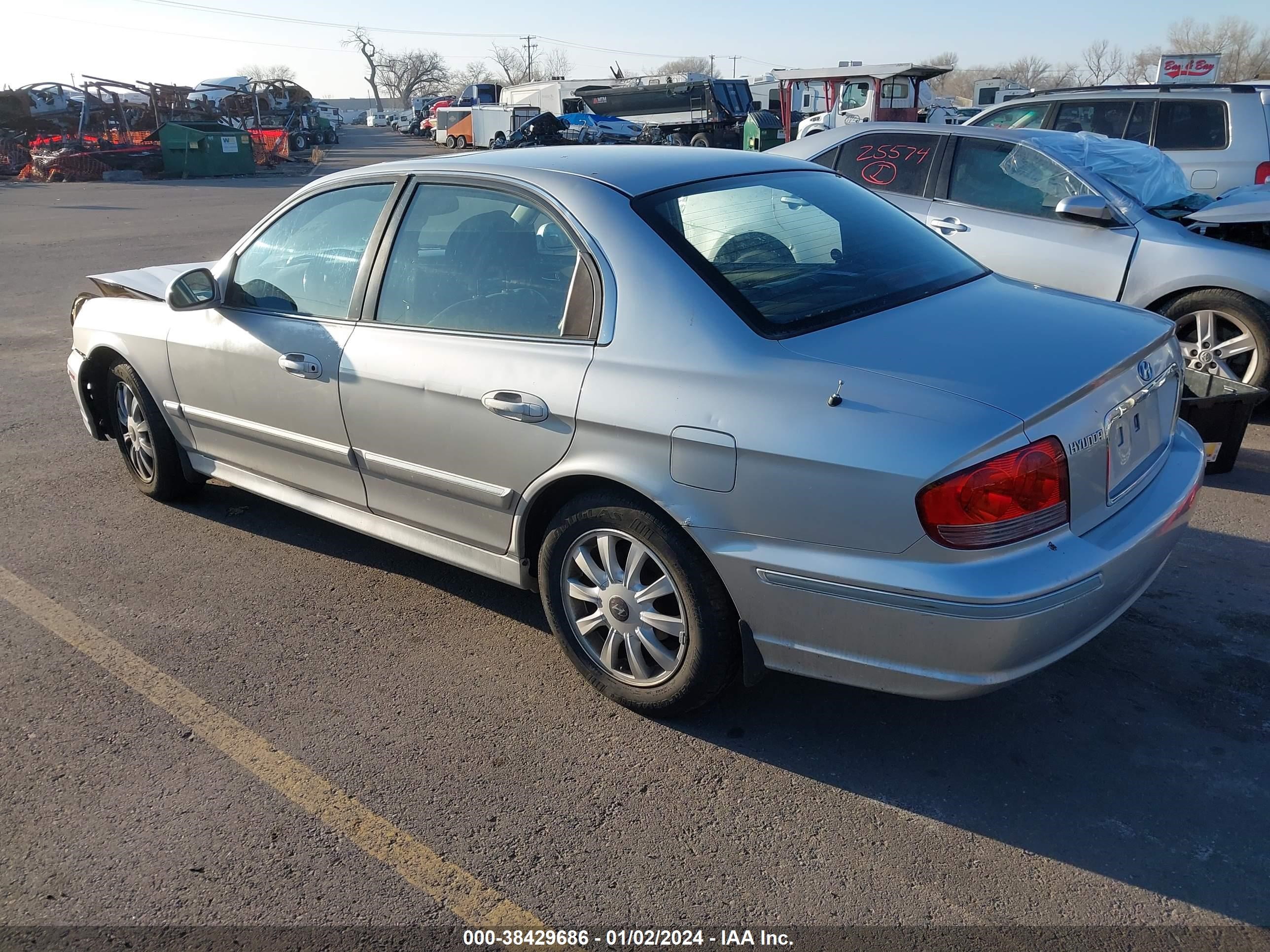 Photo 2 VIN: KMHWF35H25A106777 - HYUNDAI SONATA 